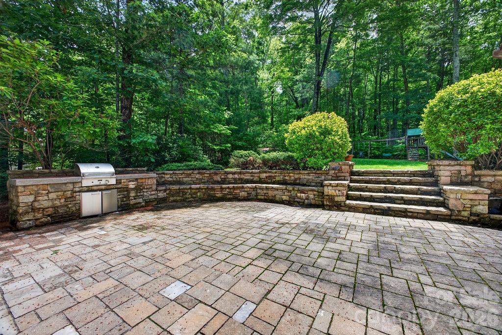 94 Oak Hollow Drive — Asheville