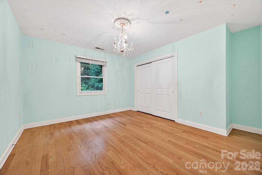 94 Oak Hollow Drive — Asheville