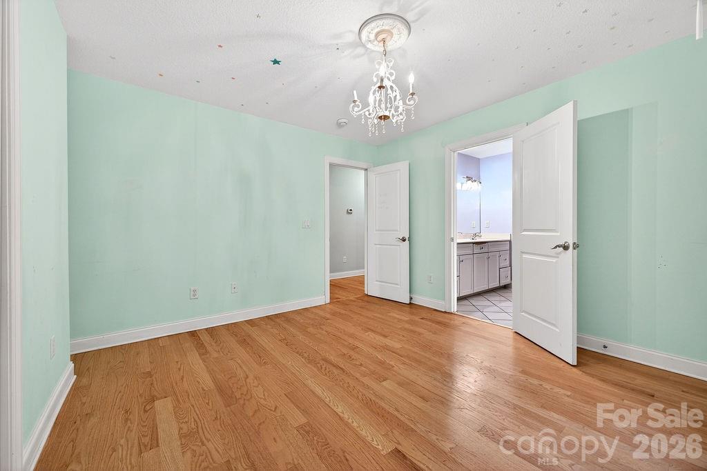 94 Oak Hollow Drive — Asheville