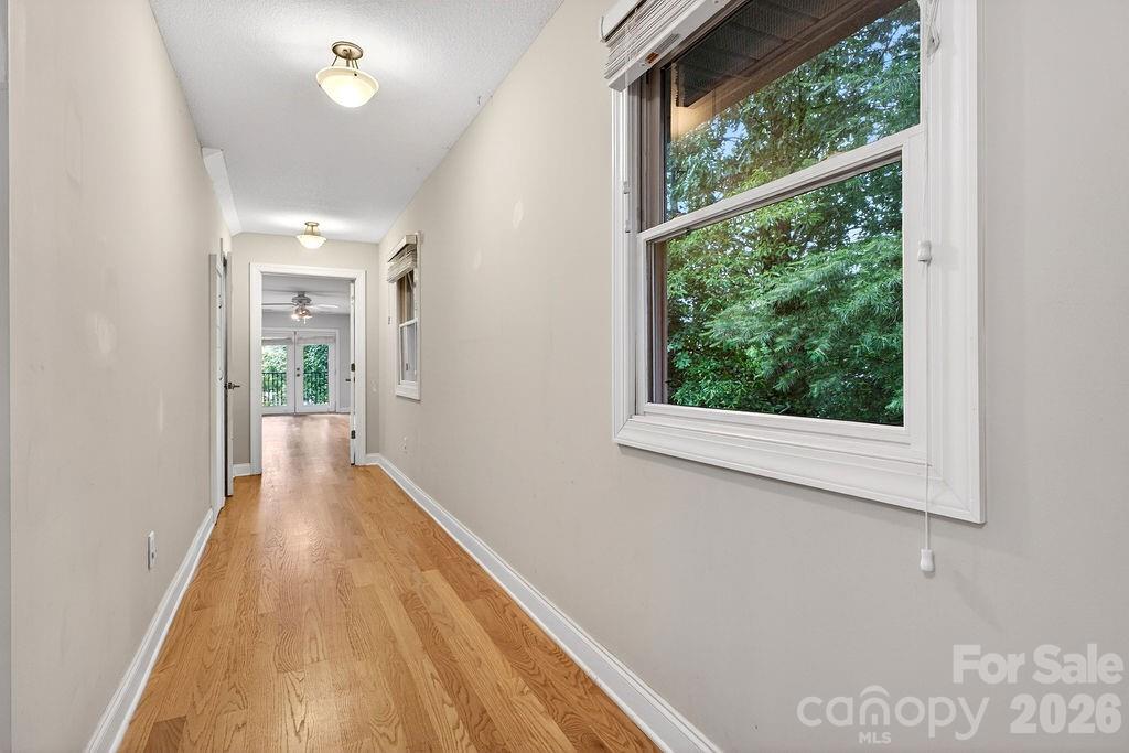 94 Oak Hollow Drive — Asheville