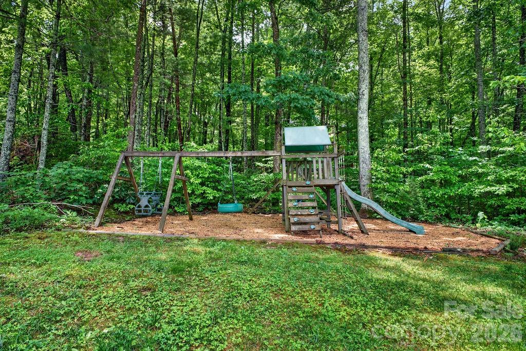 94 Oak Hollow Drive — Asheville