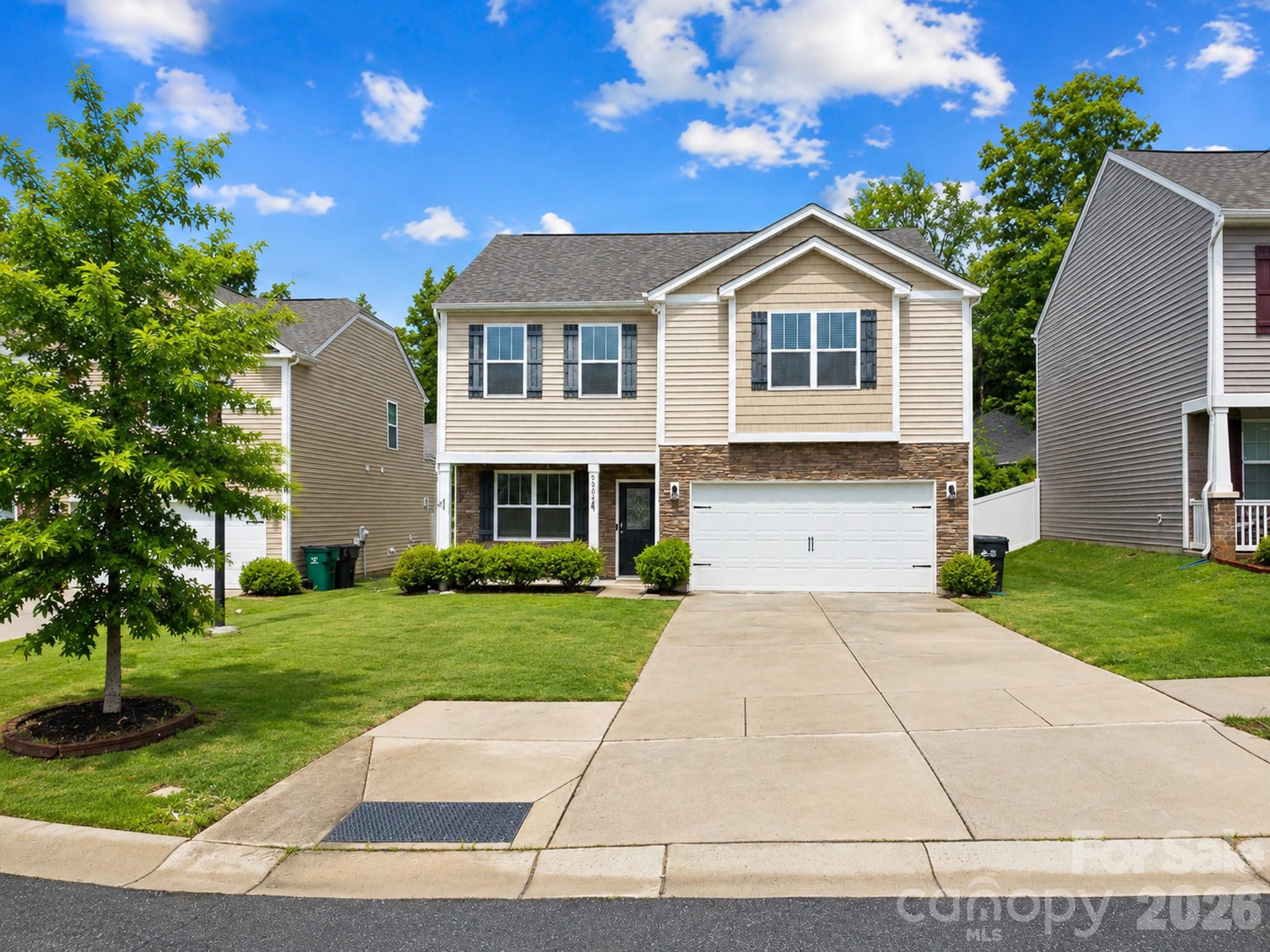 5048 Deisy May Lane — Matthews