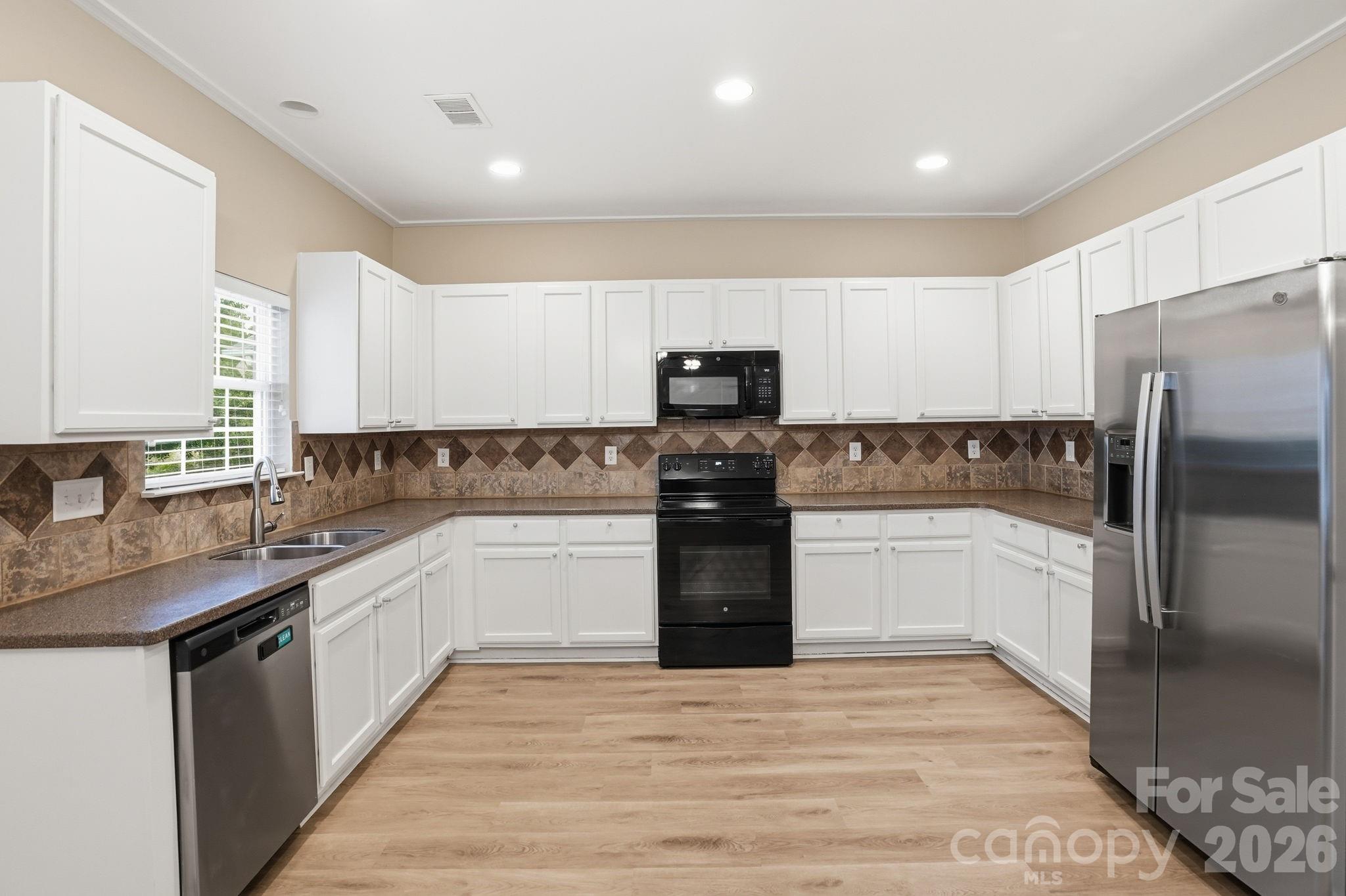 6427 Hermsley Road — Charlotte
