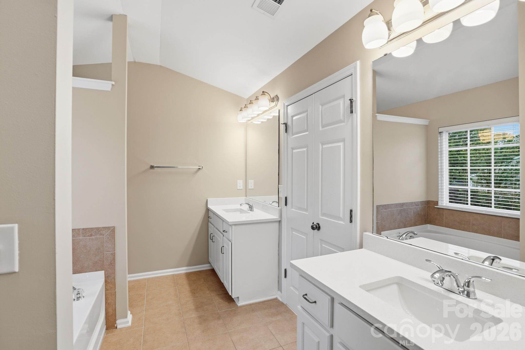 6427 Hermsley Road — Charlotte