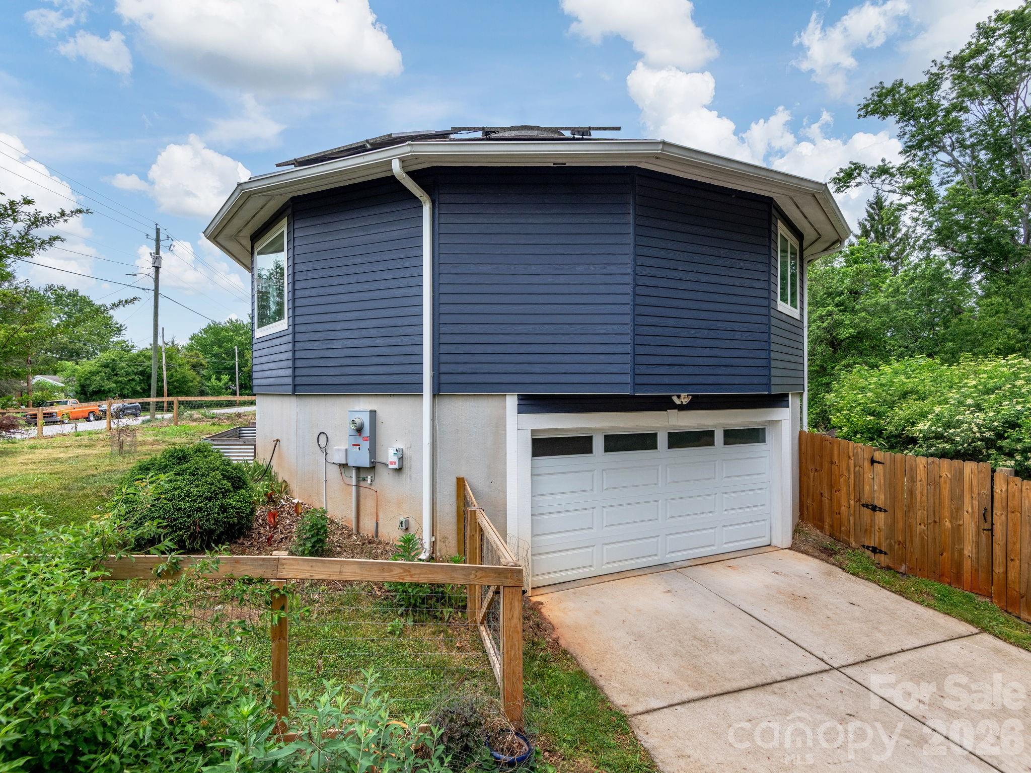 63 Beverly Road W — Asheville