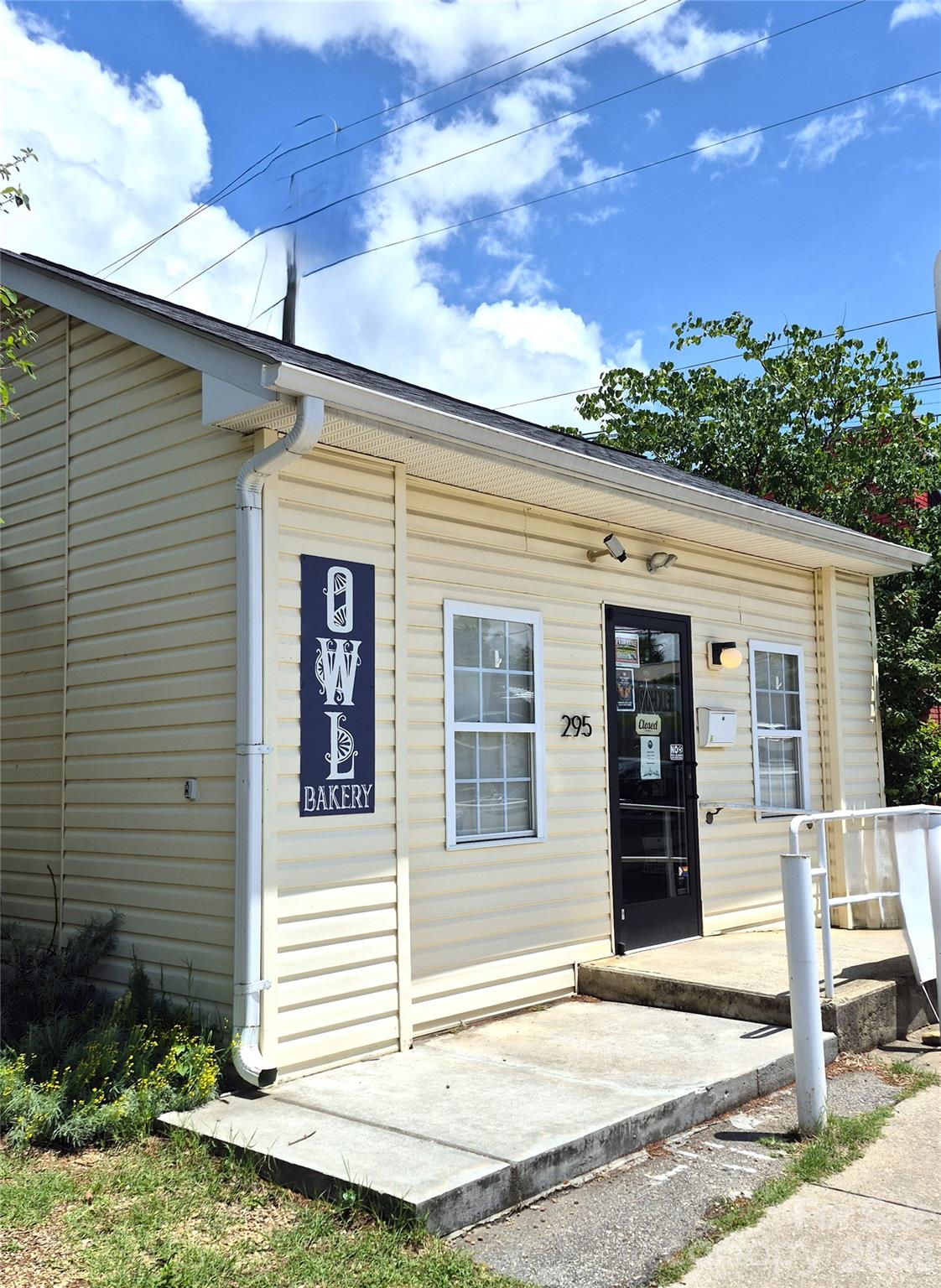 63 Beverly Road W — Asheville