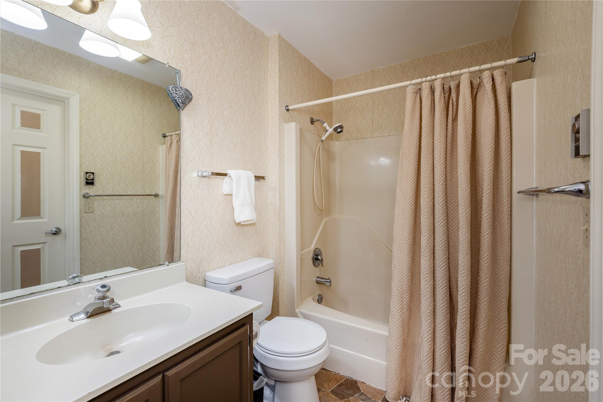 580 Britton Creek Drive — Hendersonville