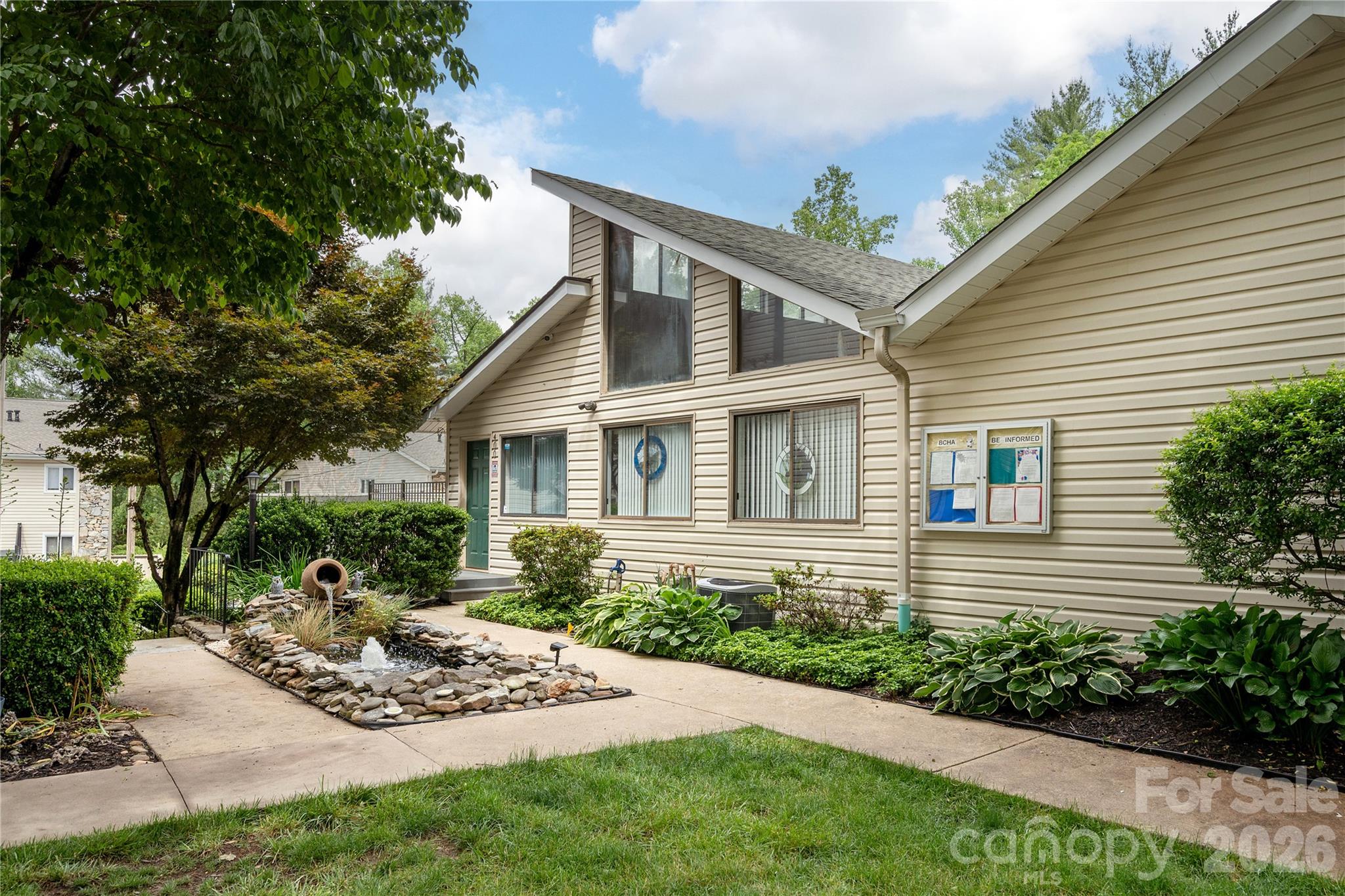 580 Britton Creek Drive — Hendersonville