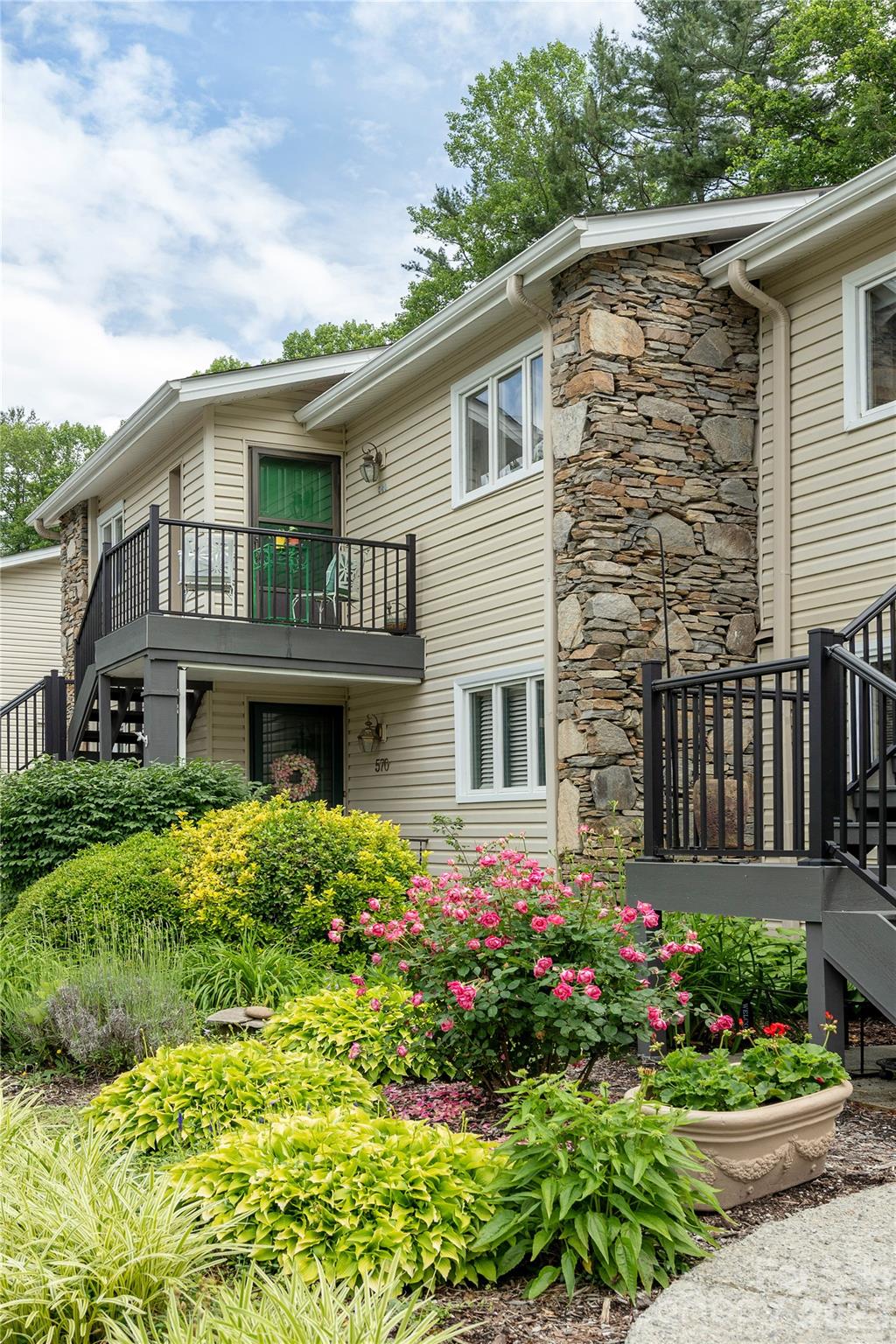 580 Britton Creek Drive — Hendersonville