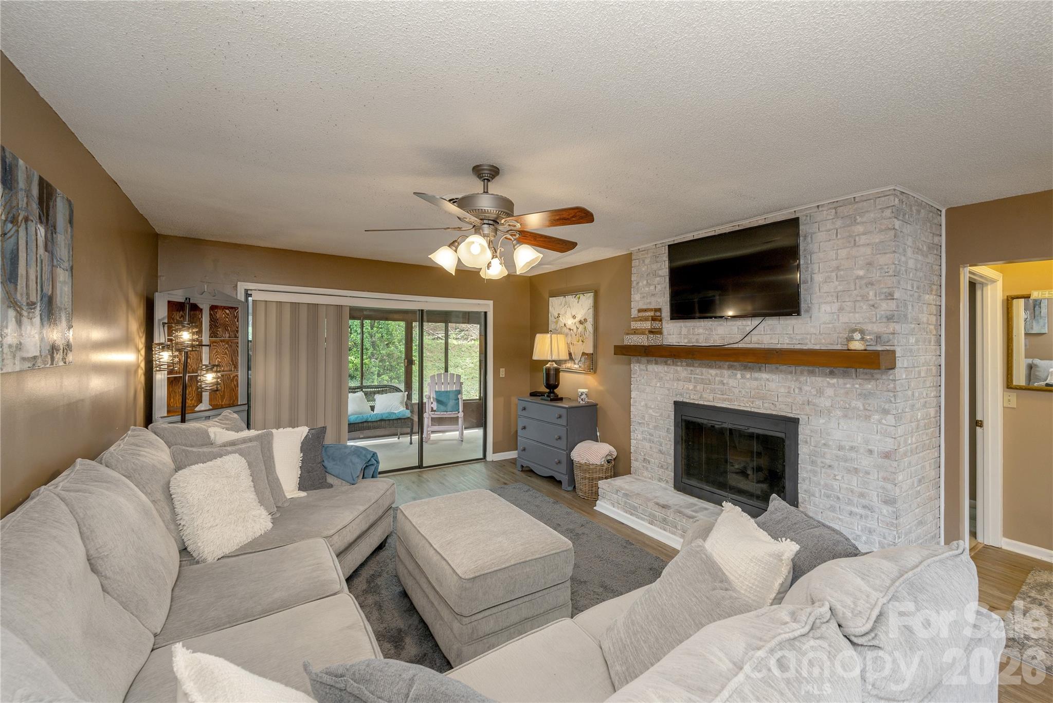 580 Britton Creek Drive — Hendersonville