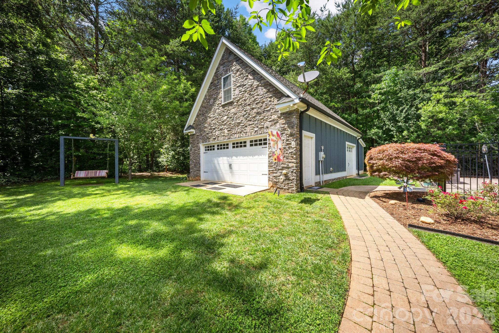 1311 Oak Grove Lane — Salisbury