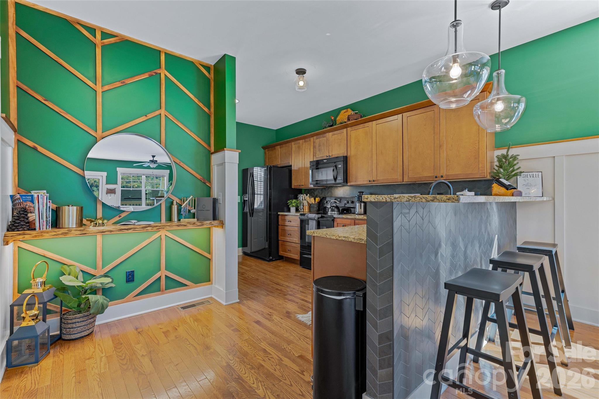 31 Byrdcliffe Lane — Asheville