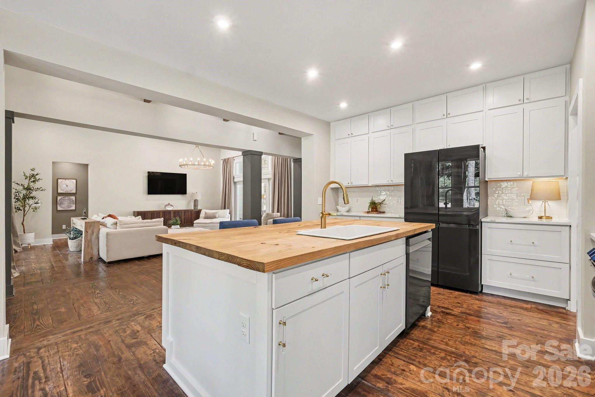 3401 Sherman Drive — Lancaster