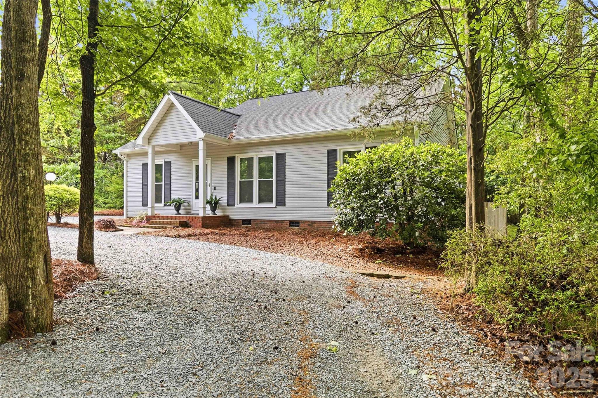 325 Enchanted Drive — Matthews
