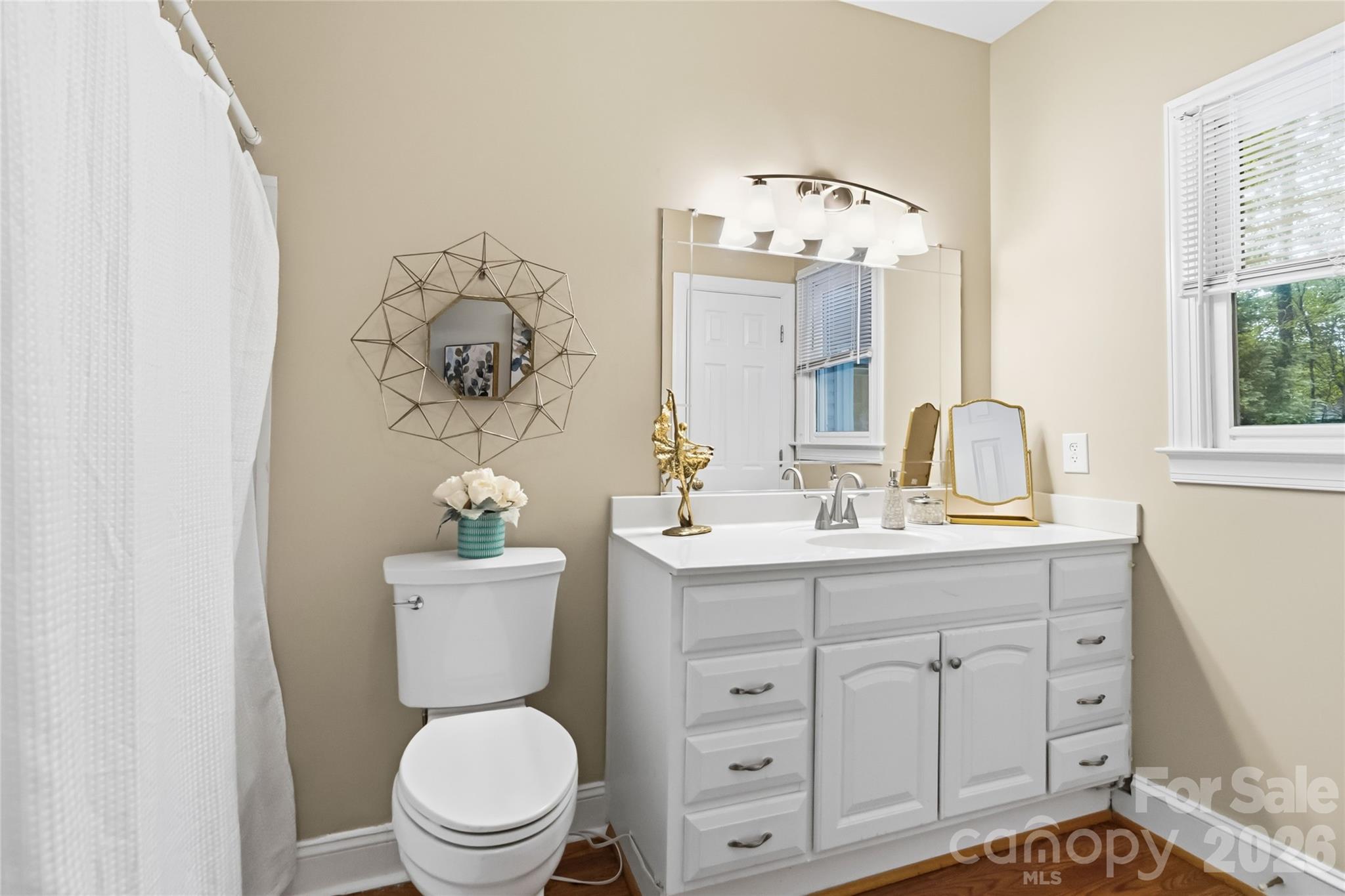 325 Enchanted Drive — Matthews