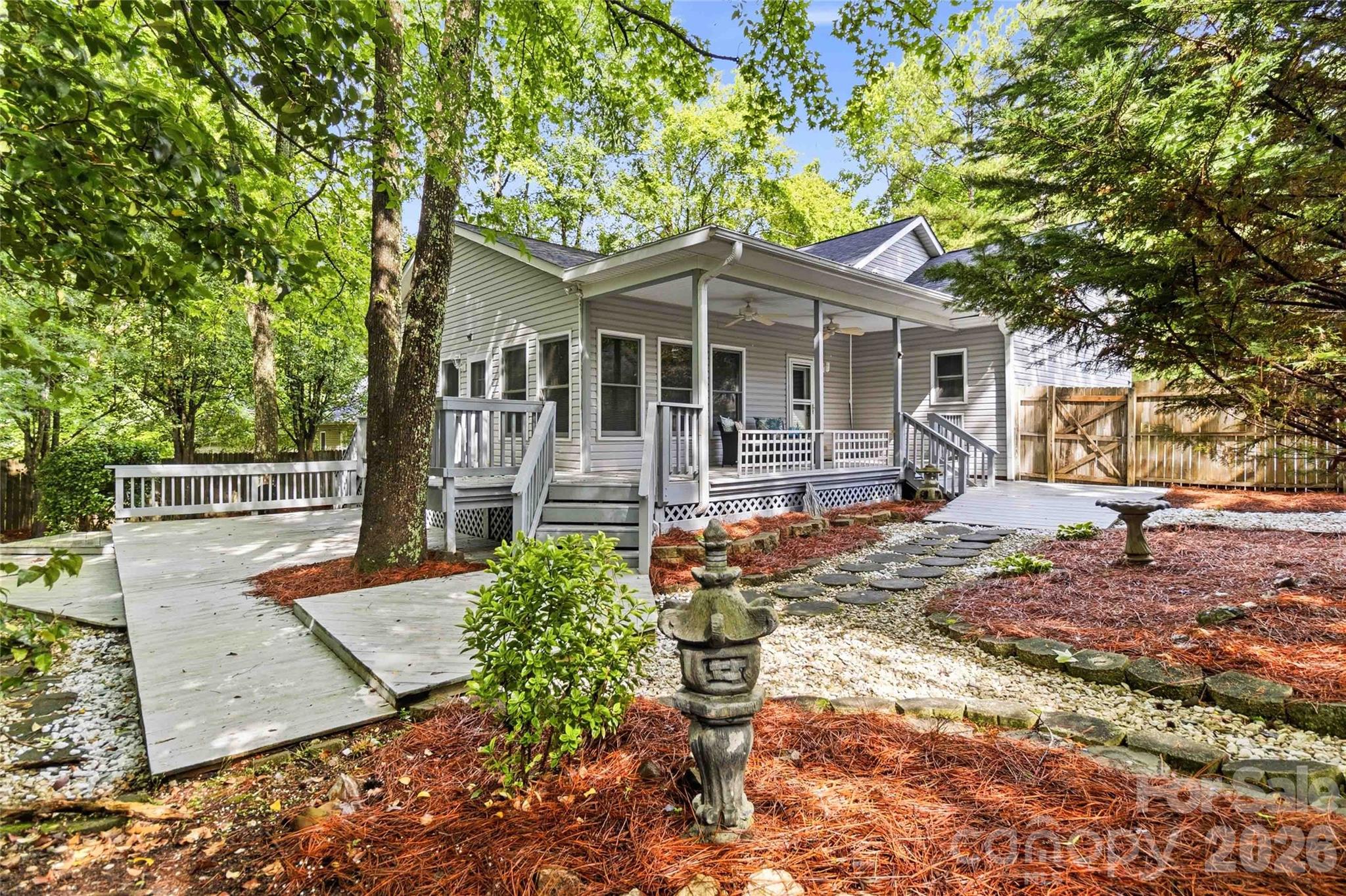 325 Enchanted Drive — Matthews