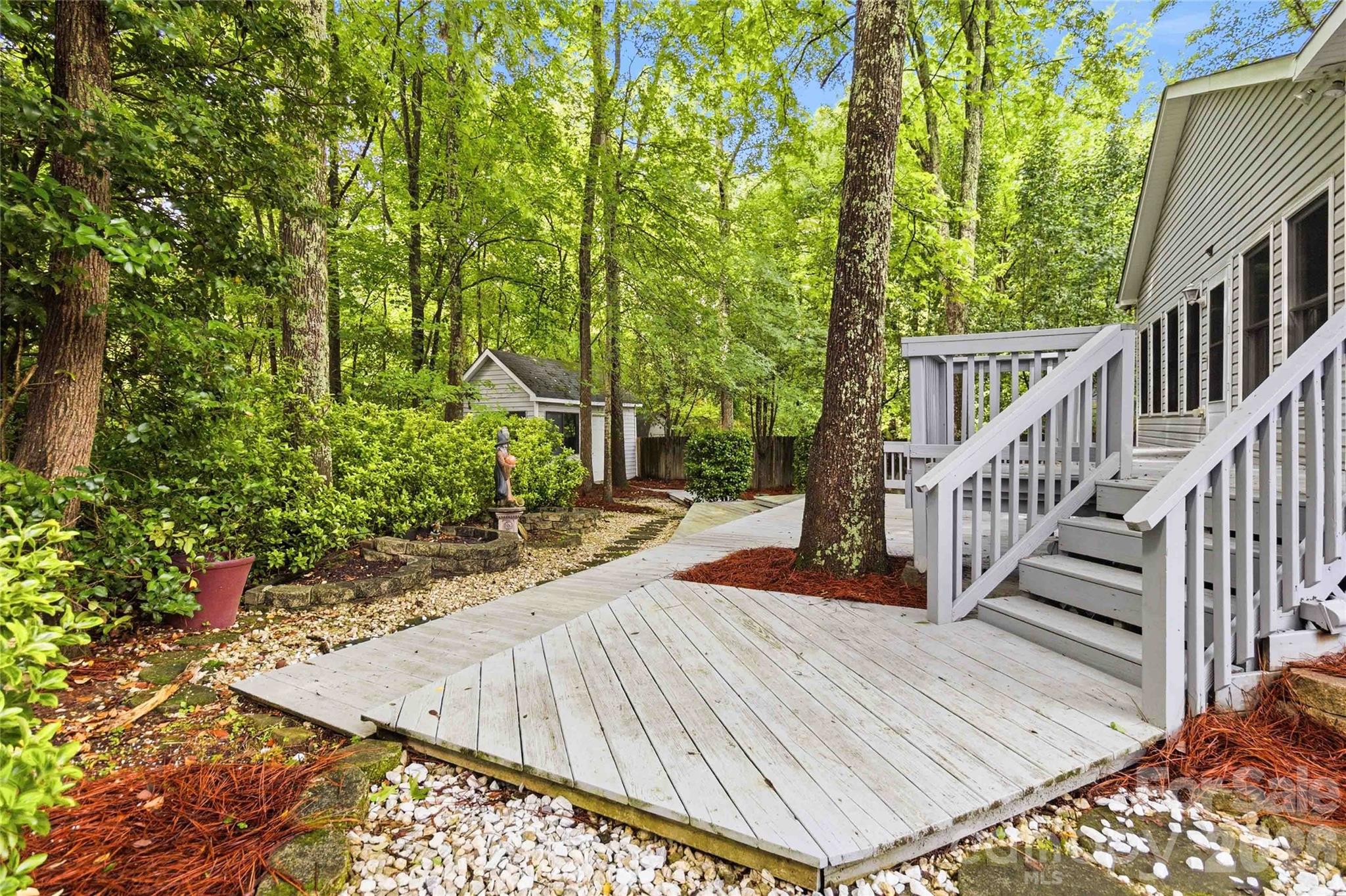 325 Enchanted Drive — Matthews