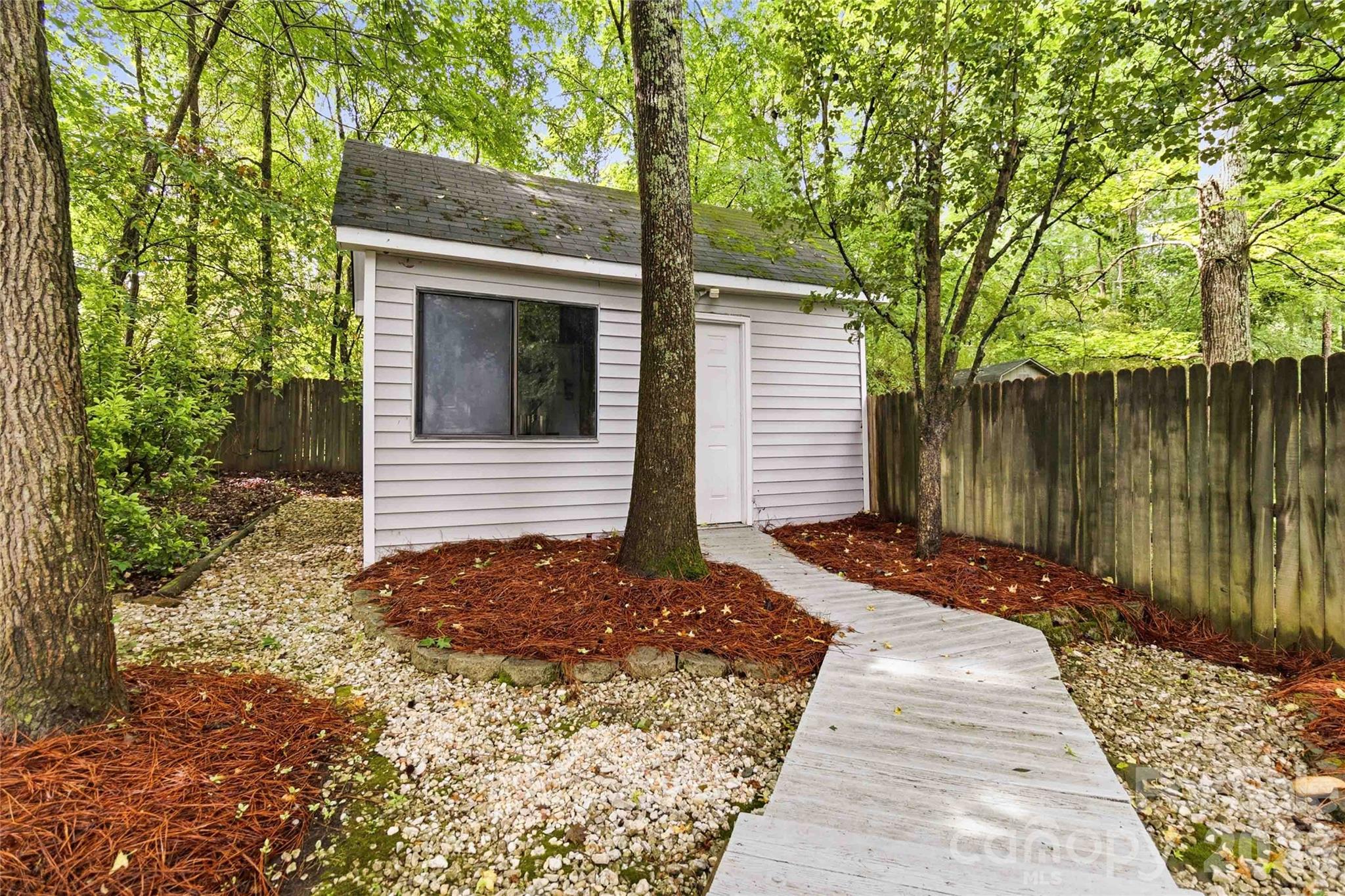 325 Enchanted Drive — Matthews