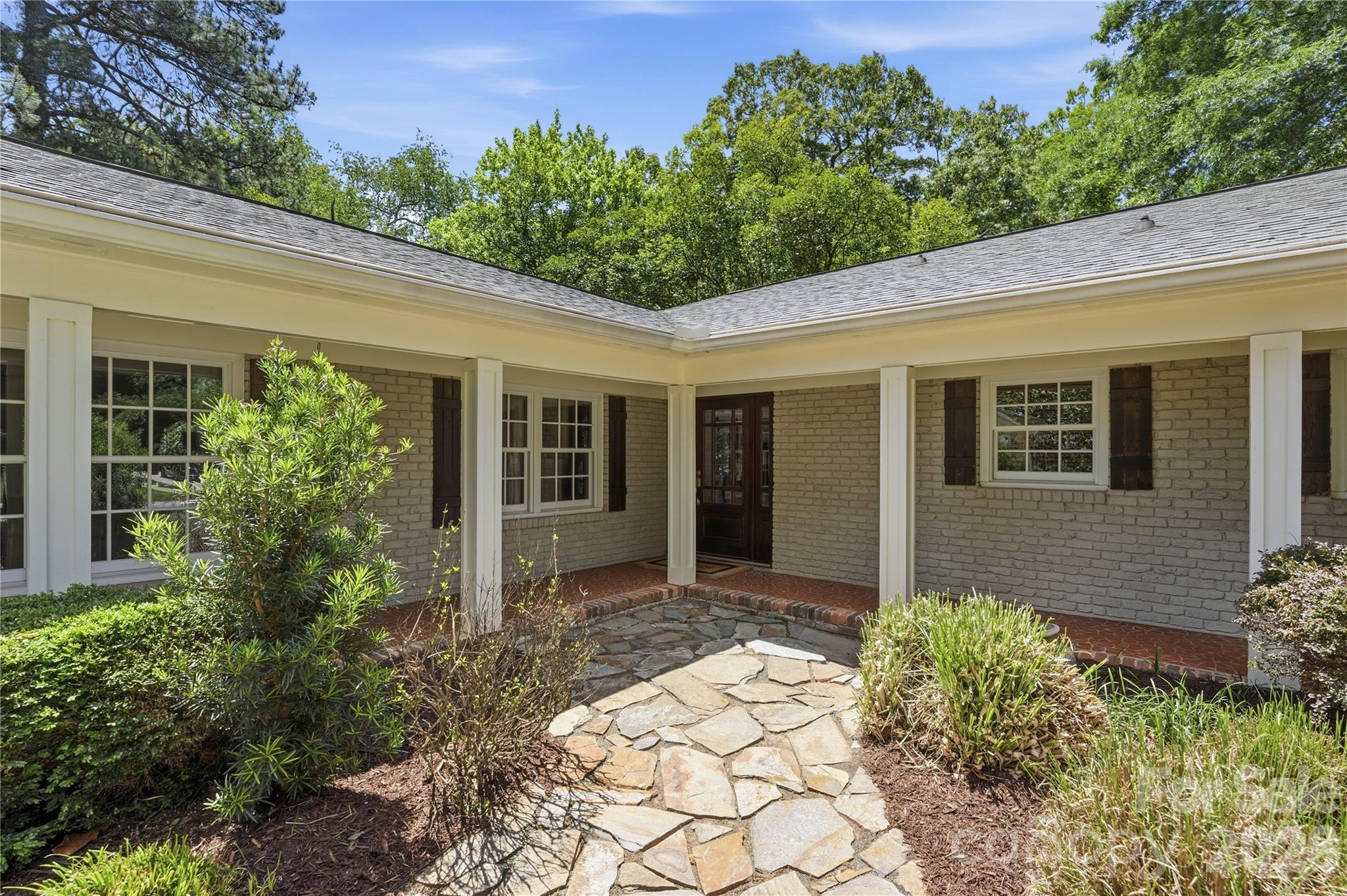 6014 Glenridge Road — Charlotte
