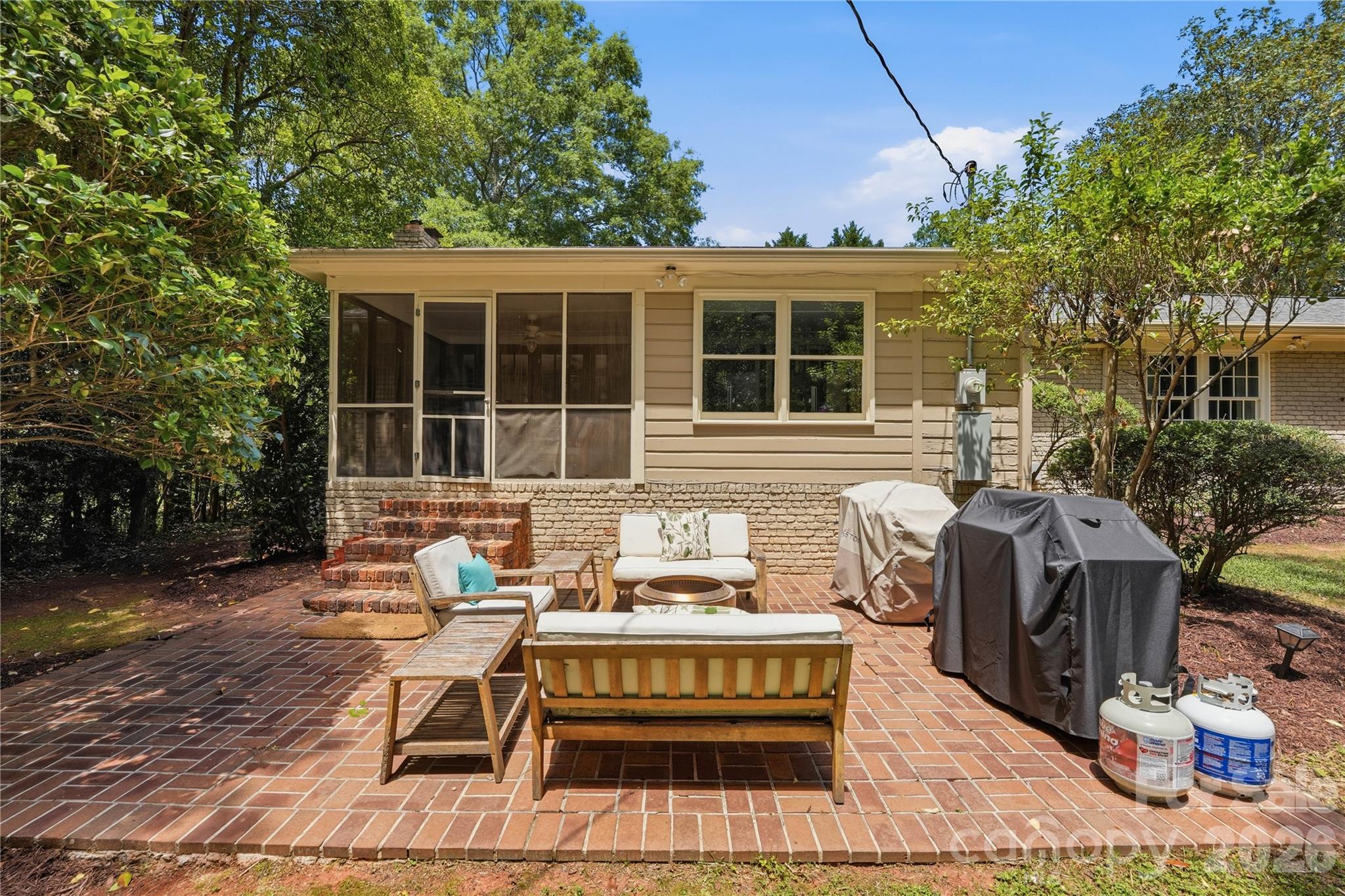 6014 Glenridge Road — Charlotte
