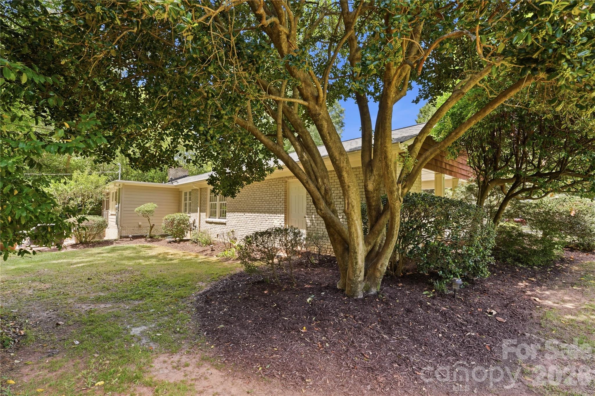 6014 Glenridge Road — Charlotte