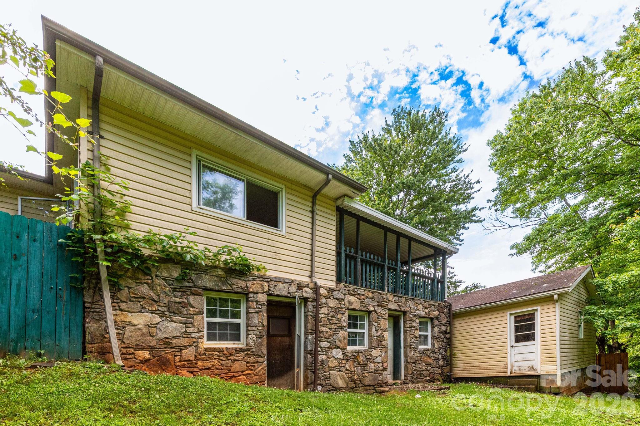 71 Cub Road — Asheville