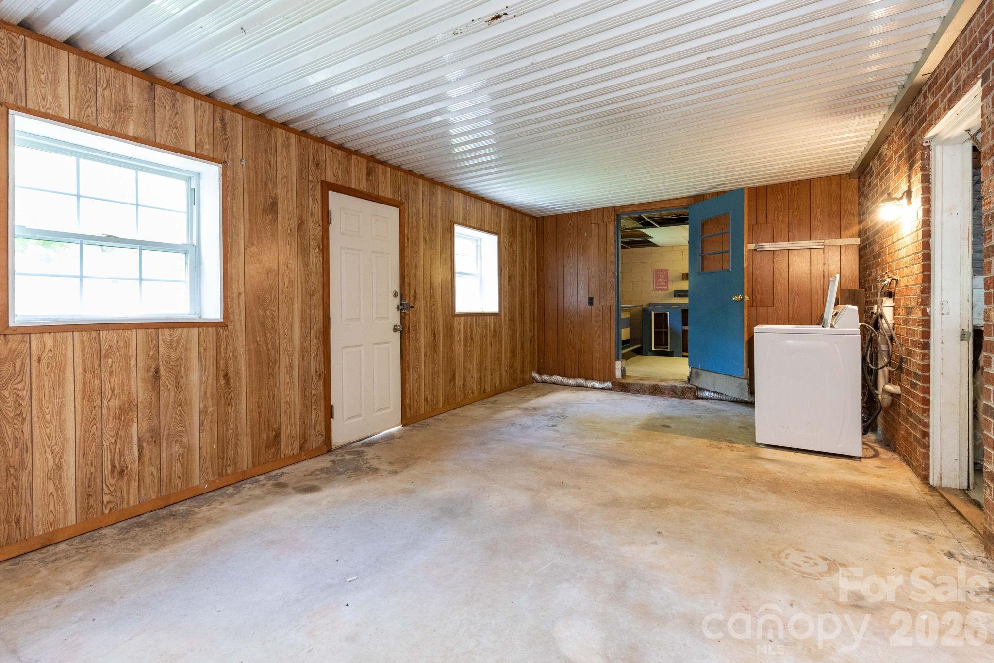 71 Cub Road — Asheville