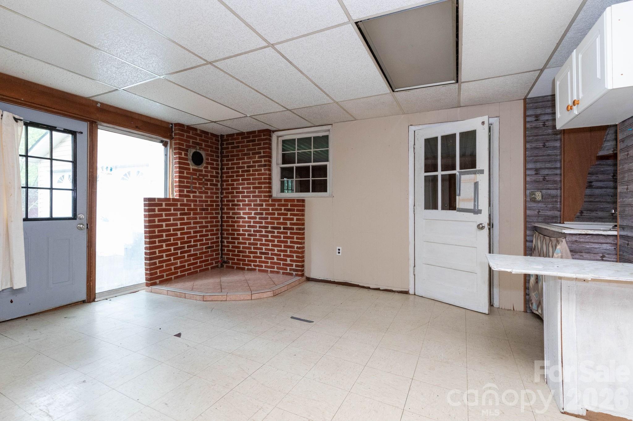 71 Cub Road — Asheville