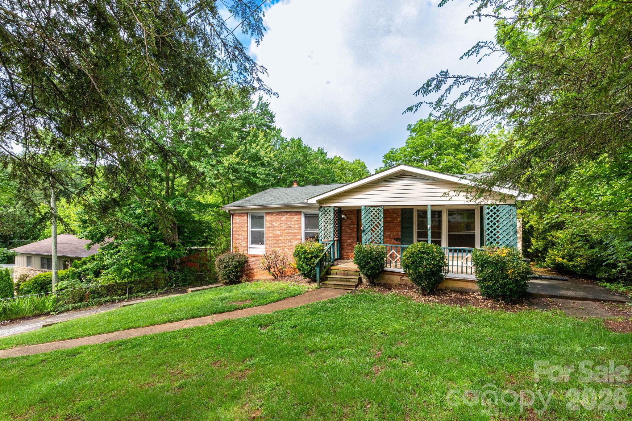 71 Cub Road — Asheville