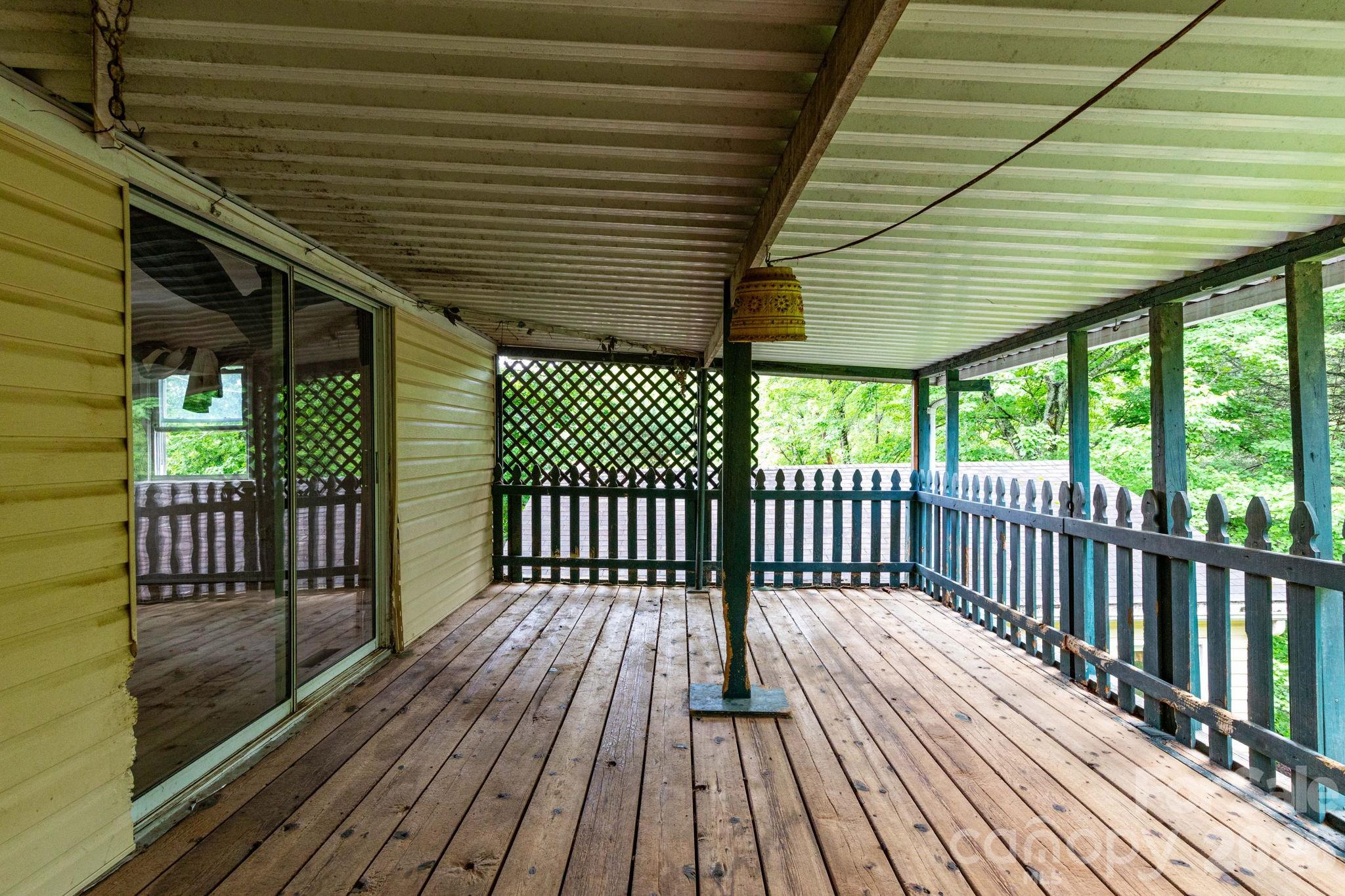 71 Cub Road — Asheville