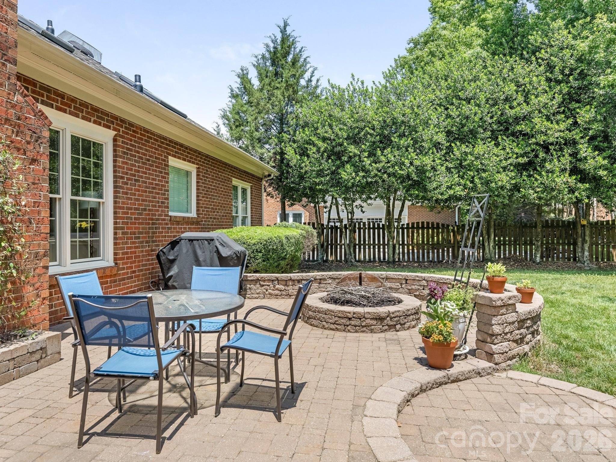 9627 Penshurst Trace — Charlotte