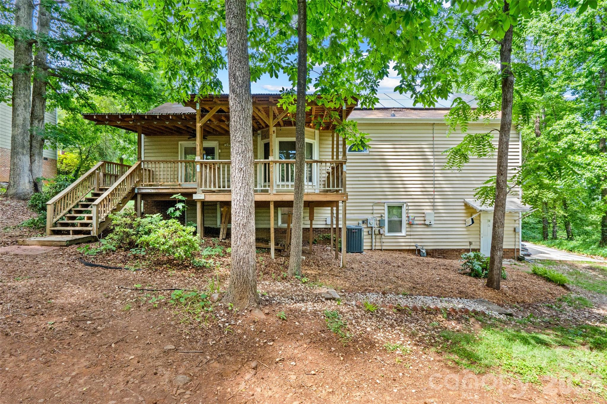 2001 Colony Hill Drive — Charlotte