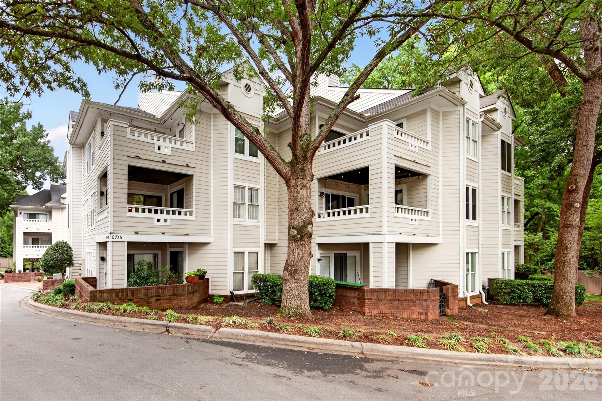 2715 Selwyn Avenue #26 — Charlotte