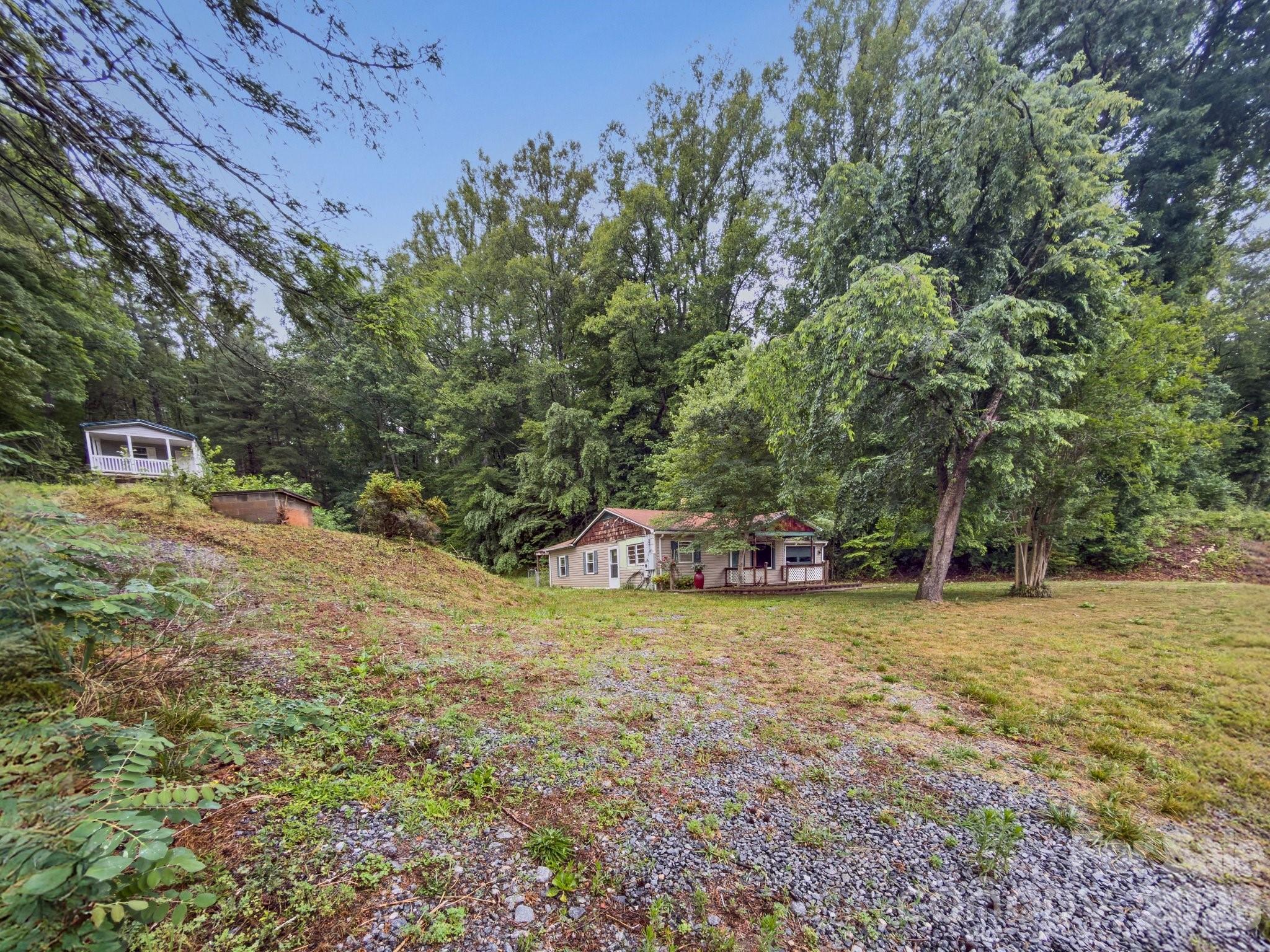 2346 Collettsville Road — Lenoir