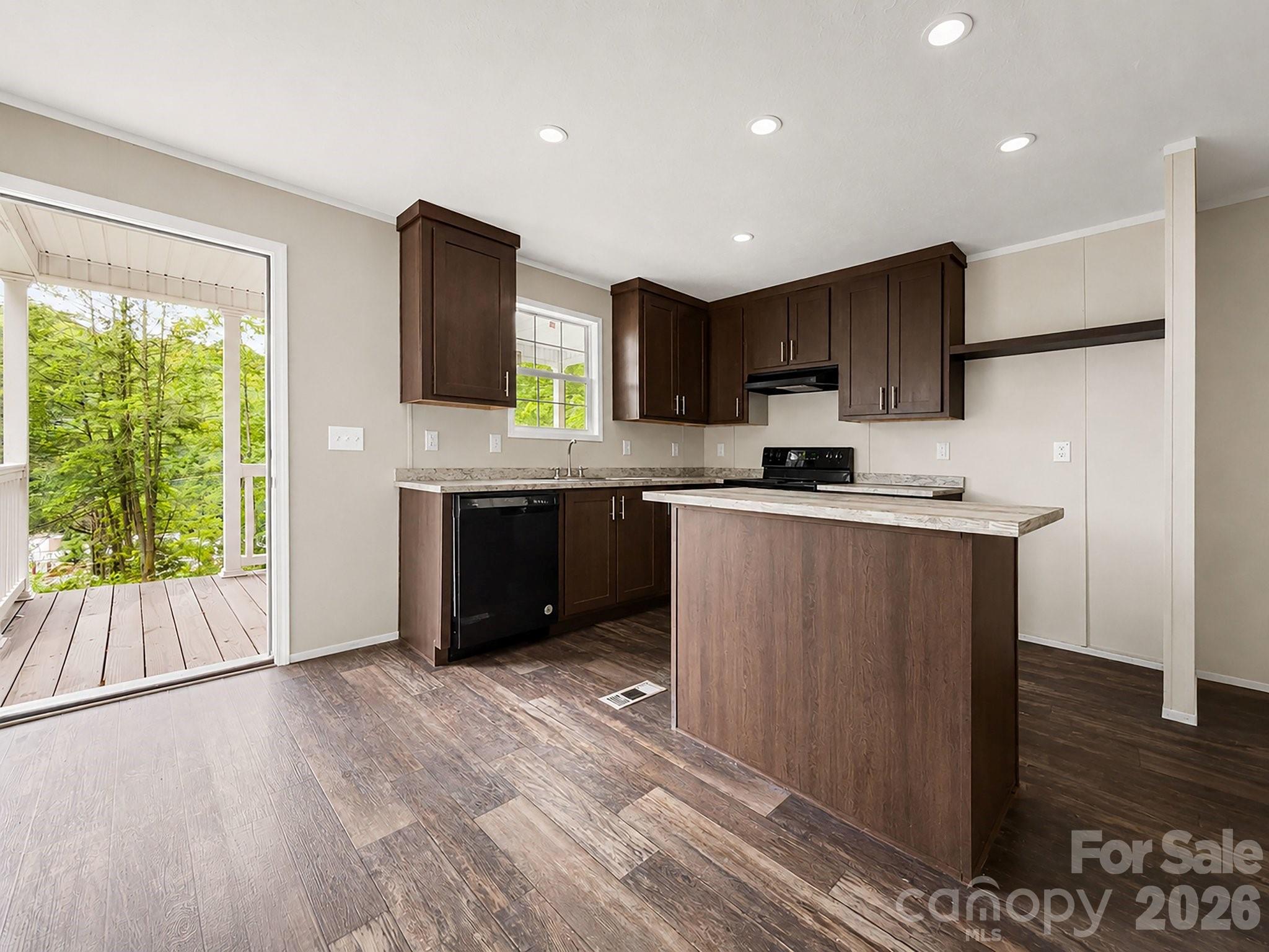 2346 Collettsville Road — Lenoir