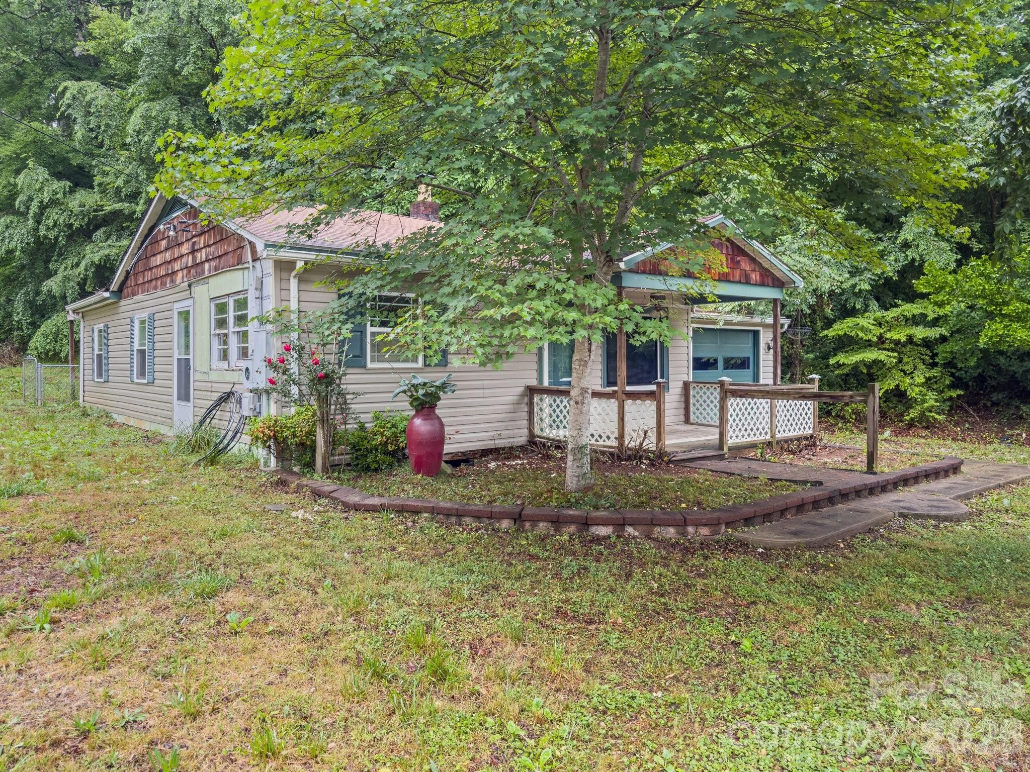 2346 Collettsville Road — Lenoir
