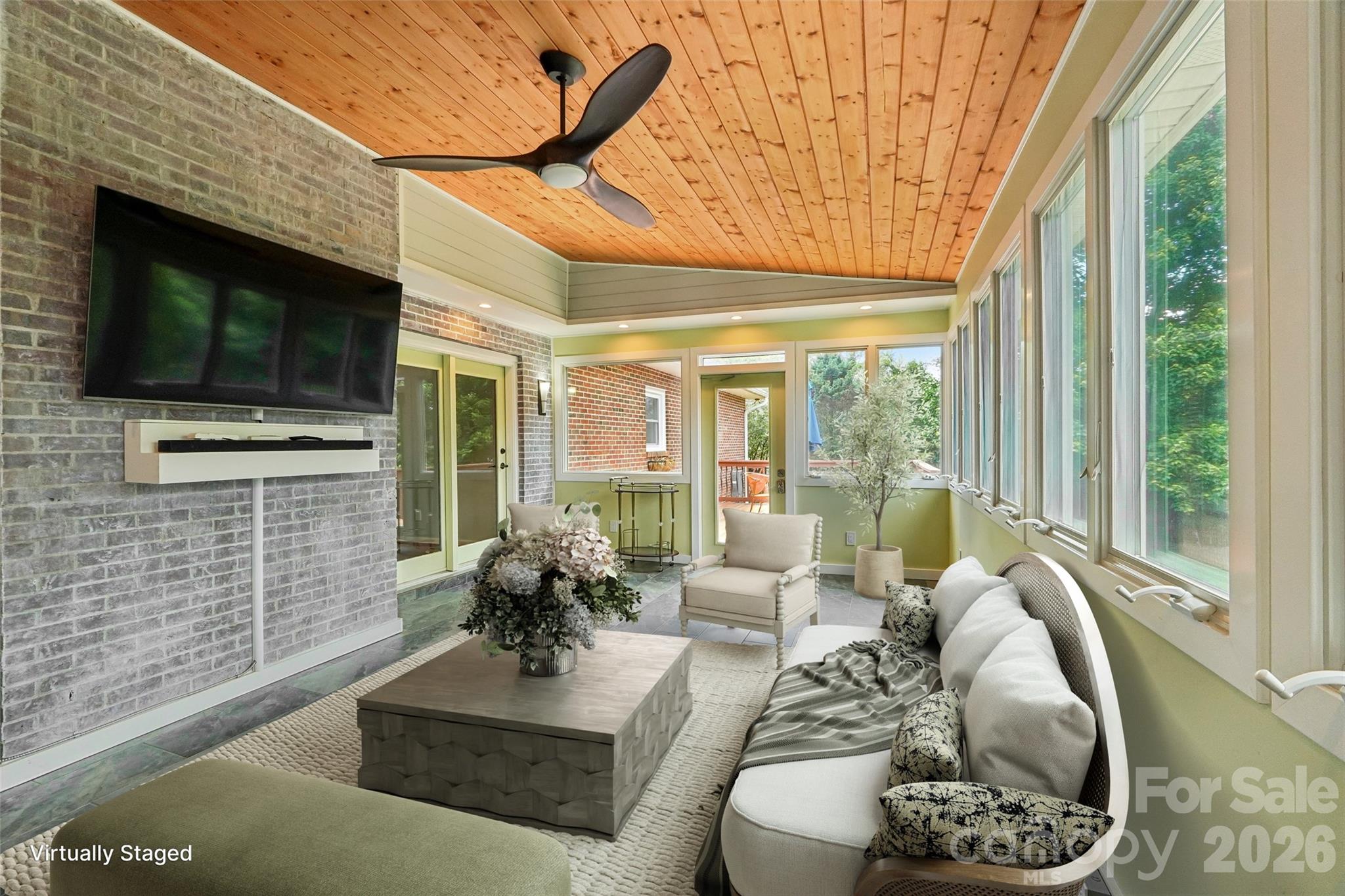 320 Canvasback Road — Mooresville