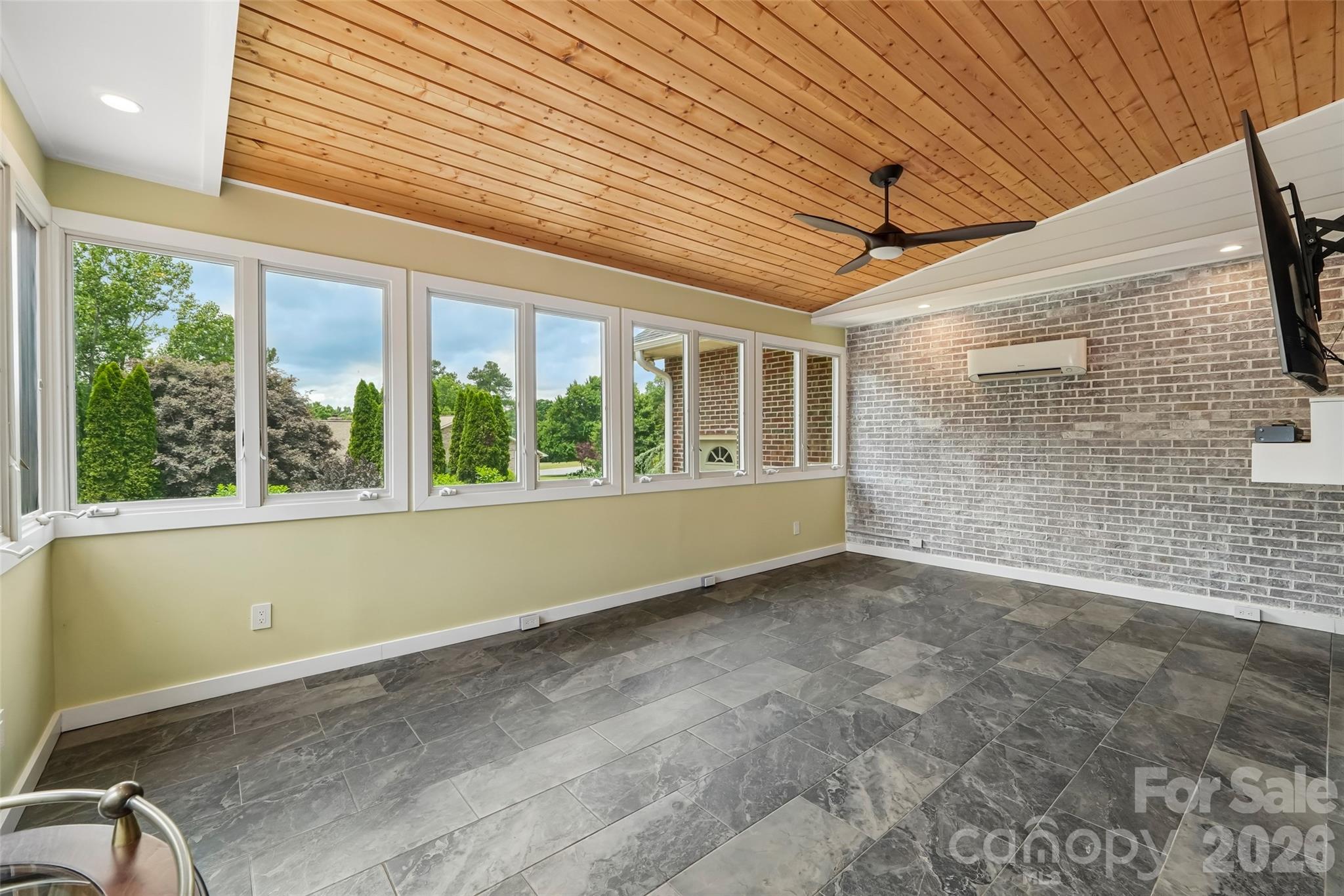 320 Canvasback Road — Mooresville