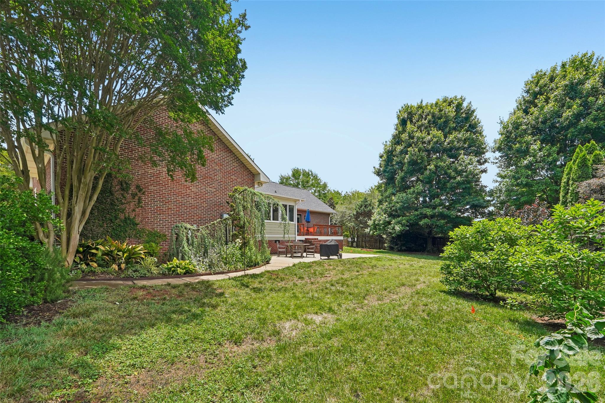 320 Canvasback Road — Mooresville