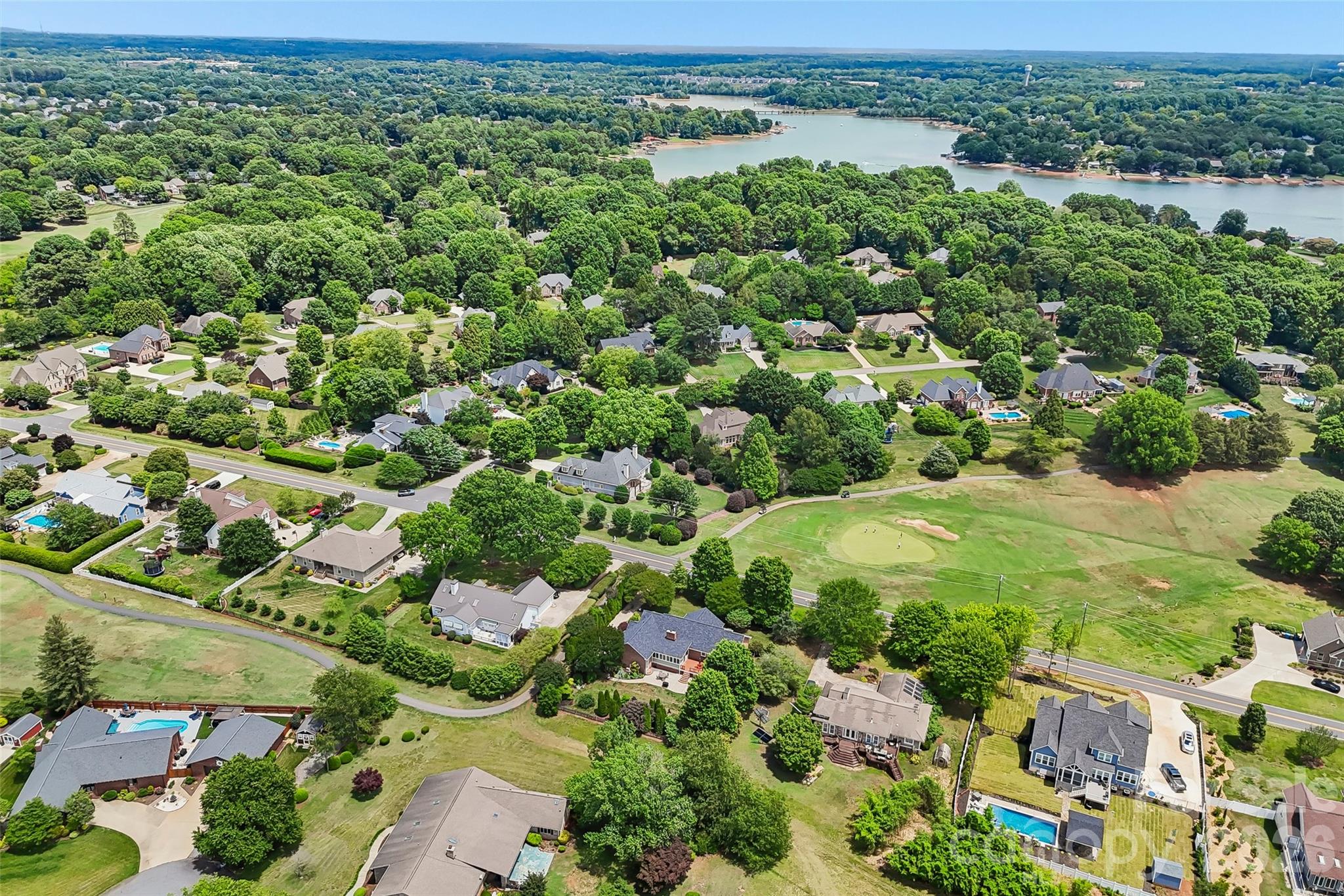 320 Canvasback Road — Mooresville