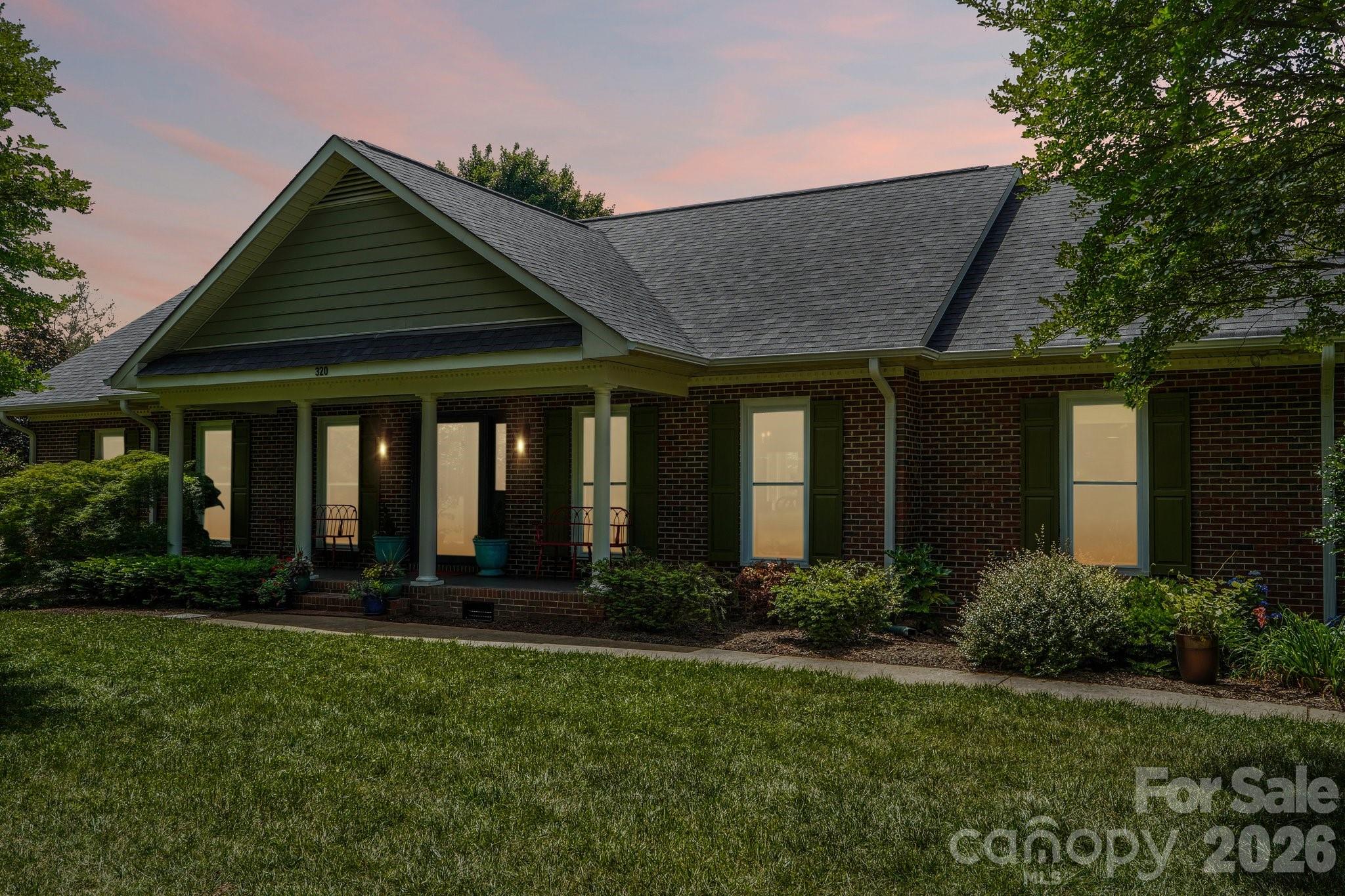 320 Canvasback Road — Mooresville