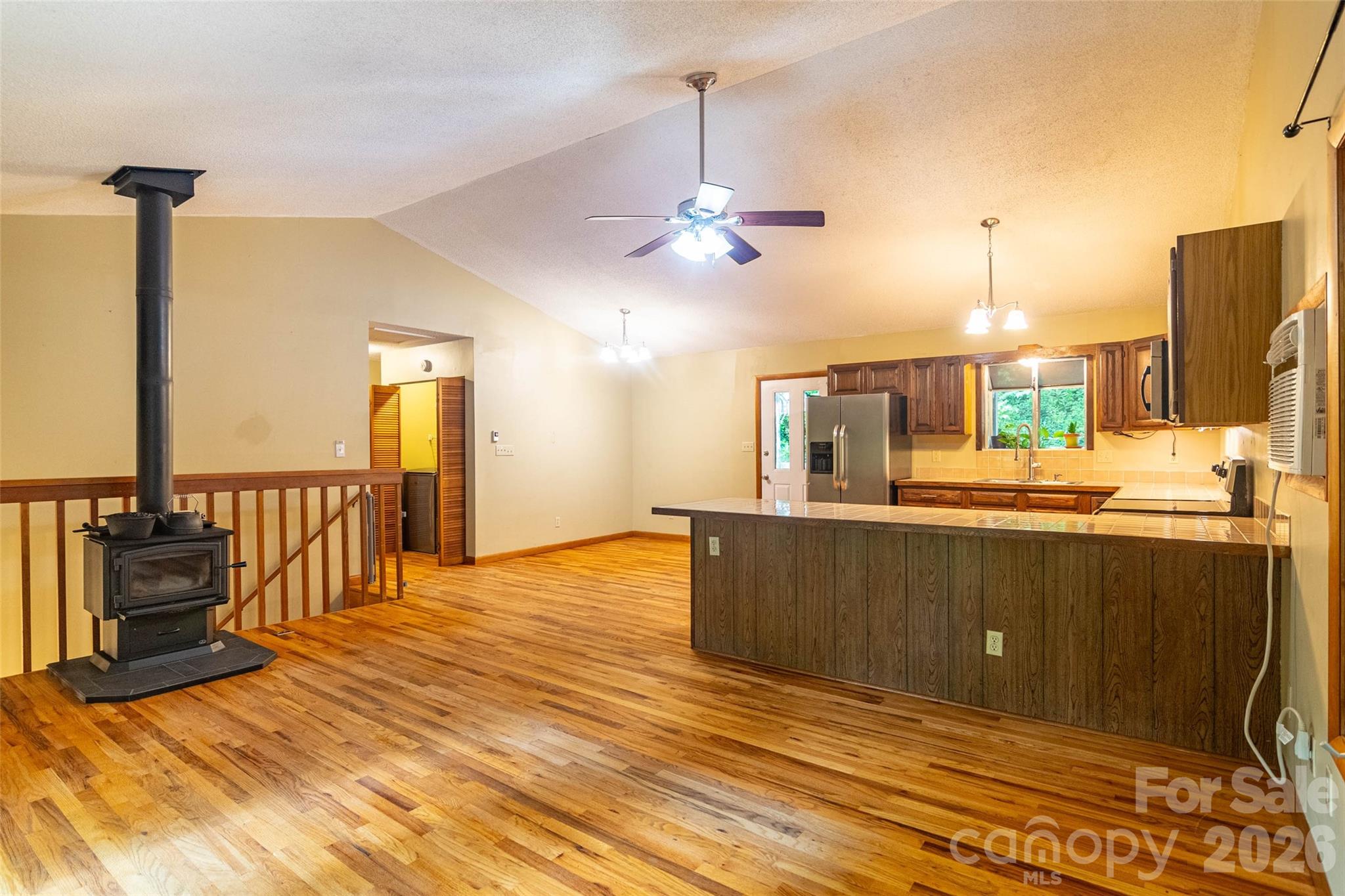 4105 Pickens Highway — Rosman