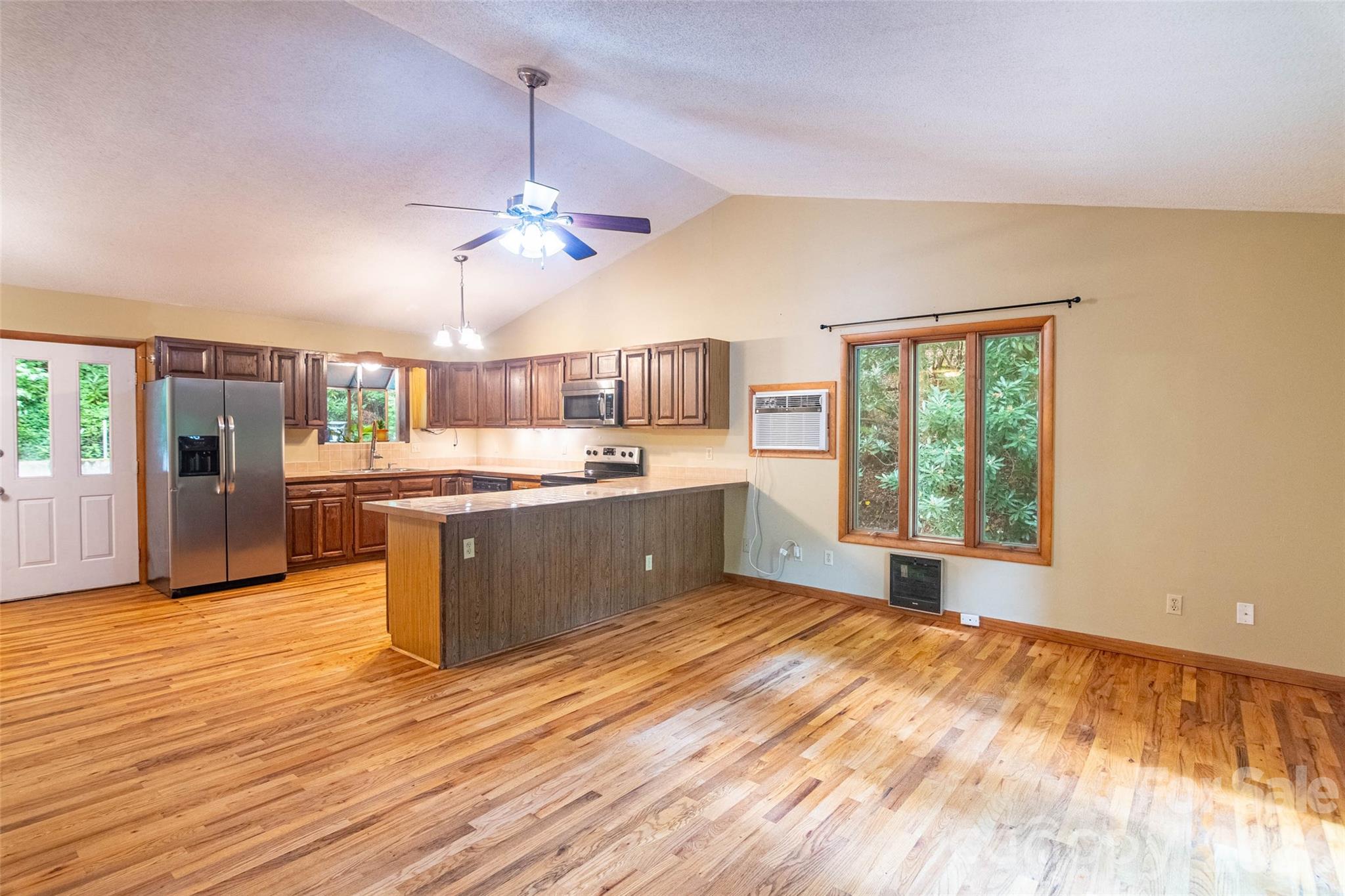 4105 Pickens Highway — Rosman