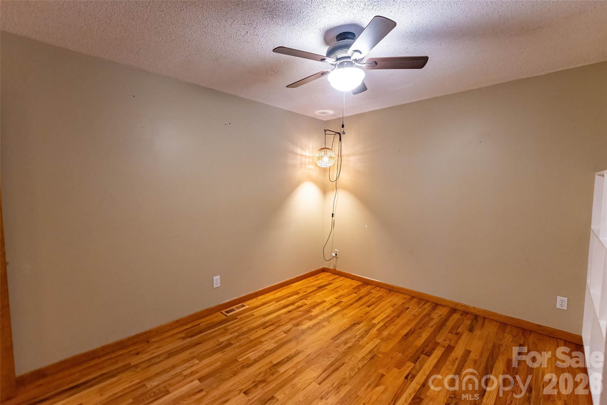 4105 Pickens Highway — Rosman