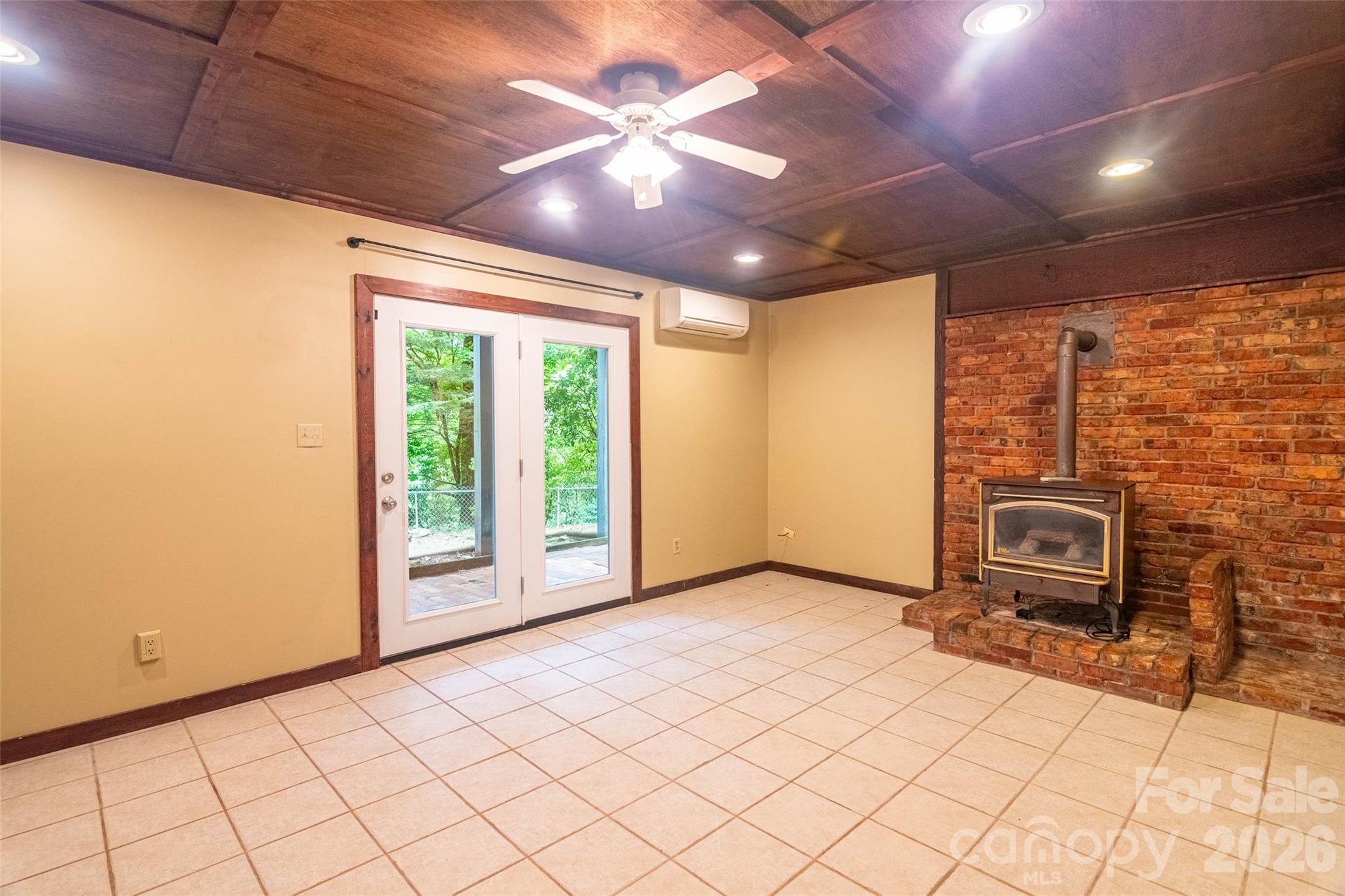4105 Pickens Highway — Rosman