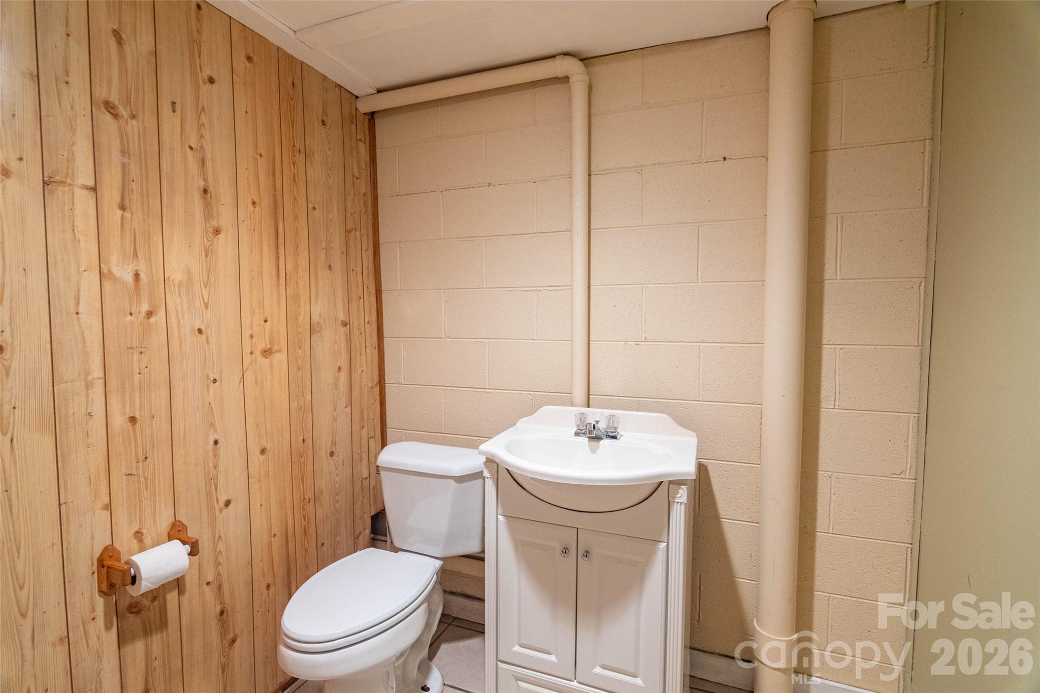 4105 Pickens Highway — Rosman