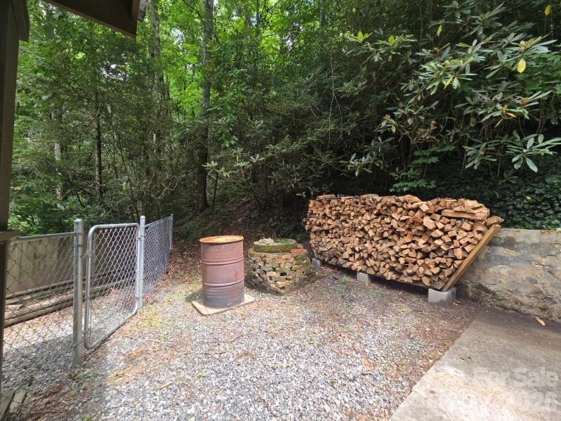 4105 Pickens Highway — Rosman