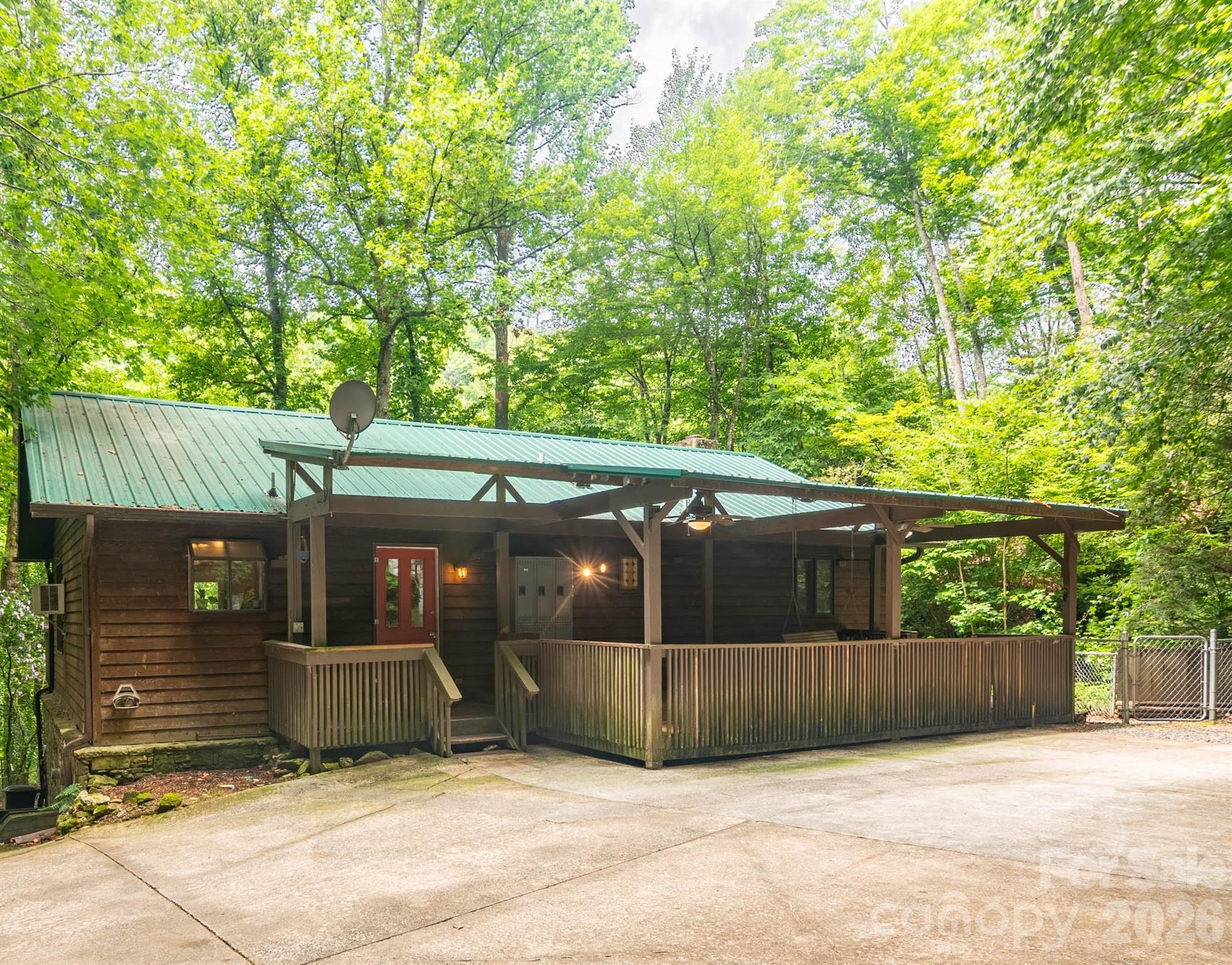 4105 Pickens Highway — Rosman
