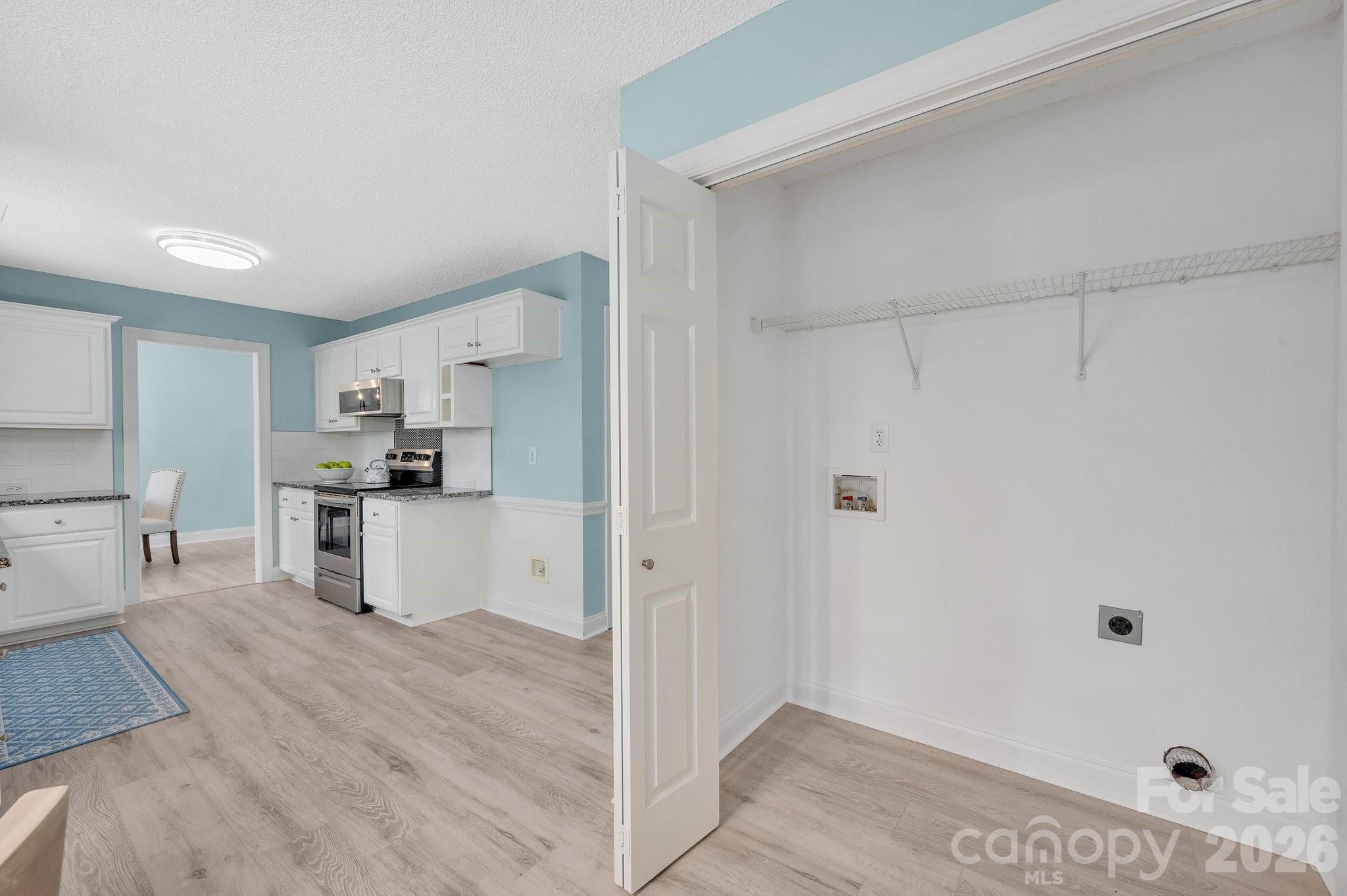 1637 Winthrop Lane — Monroe