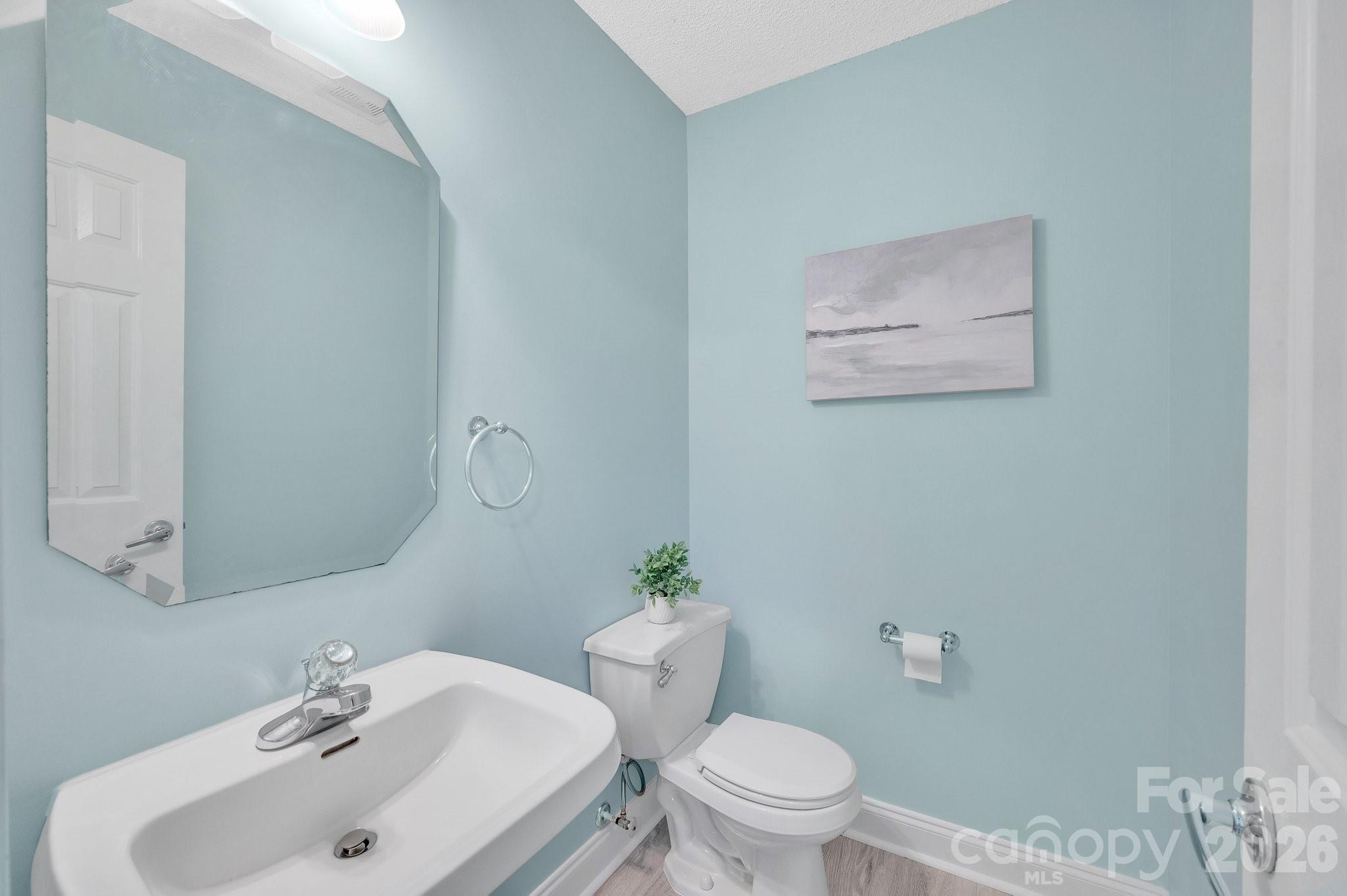 1637 Winthrop Lane — Monroe